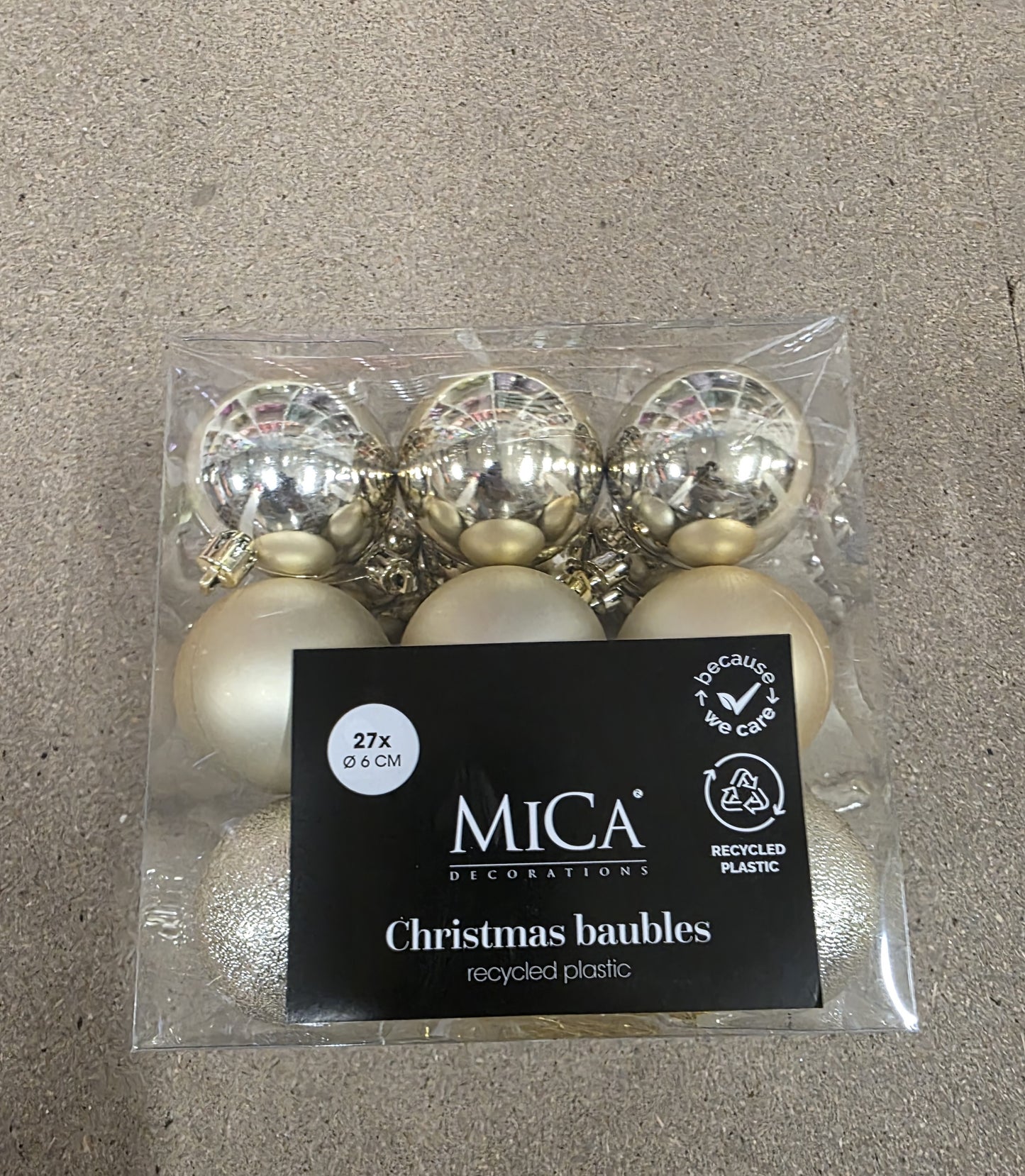Bauble Unbreakable 6cm Champagne X27
