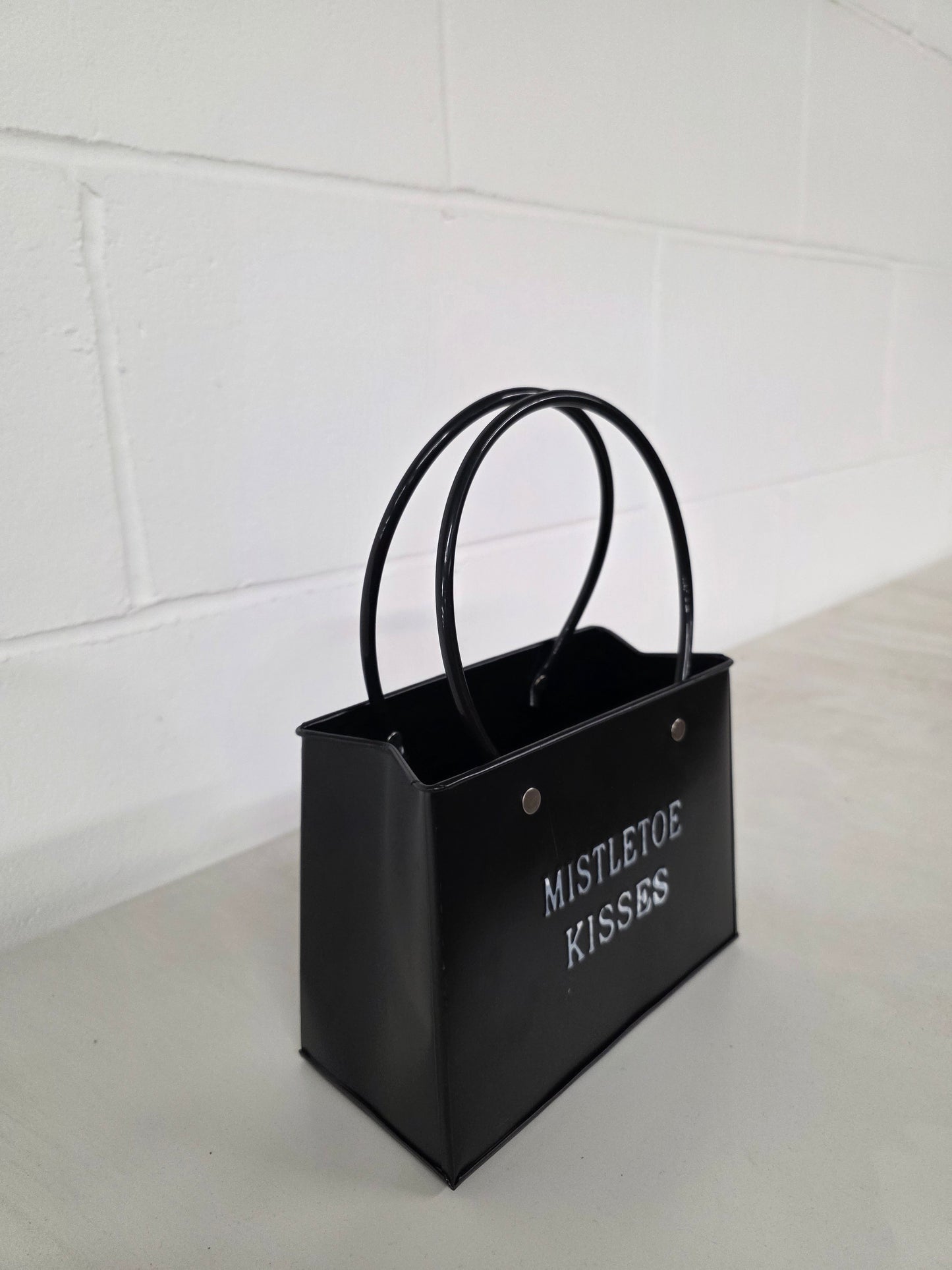 Pot Baggy Mistletoe Kisses Black 17cm