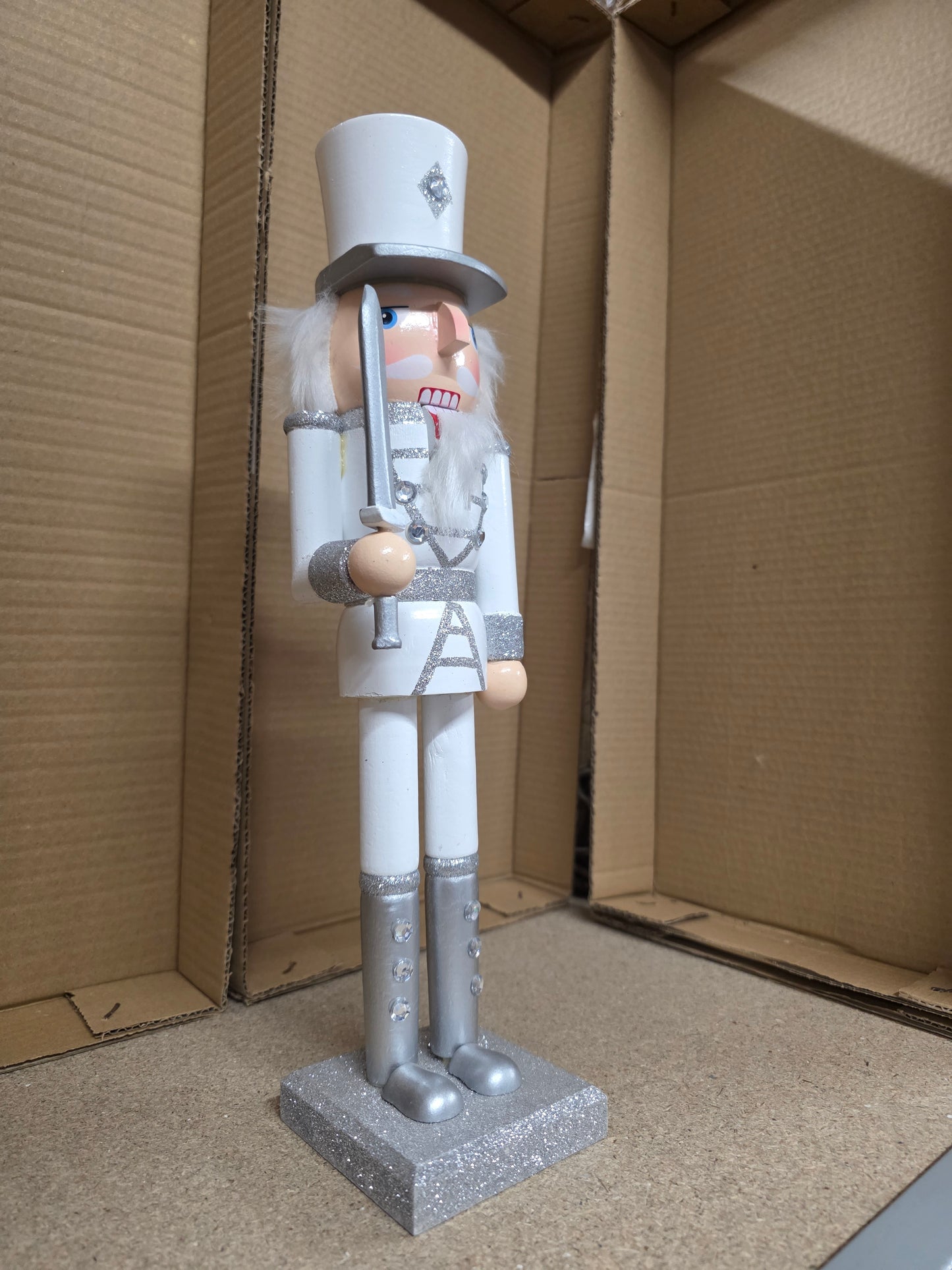 Nutcracker White Silver 38cm