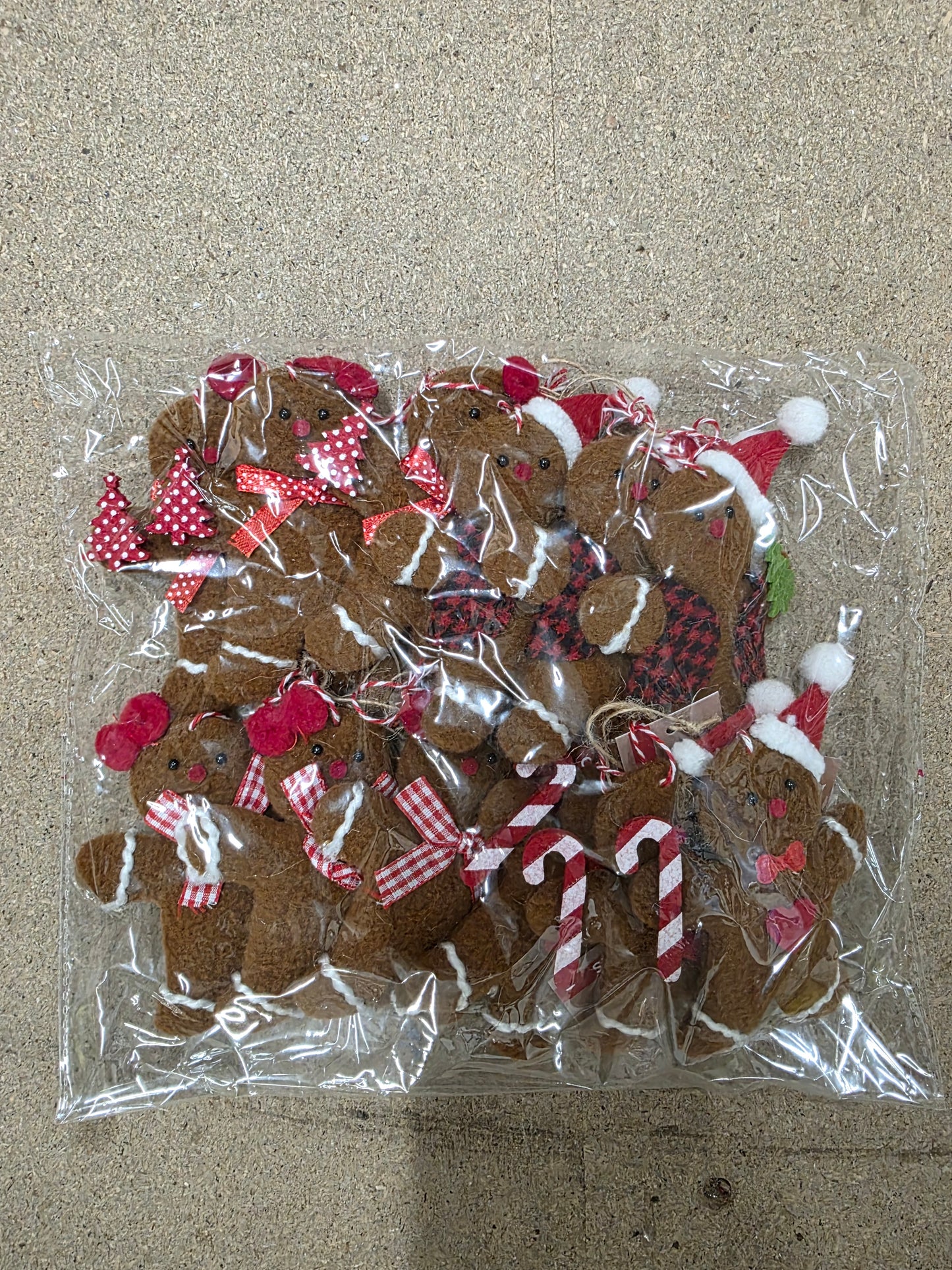 Hanger Gingerbread 4 Assorted 10cm X12