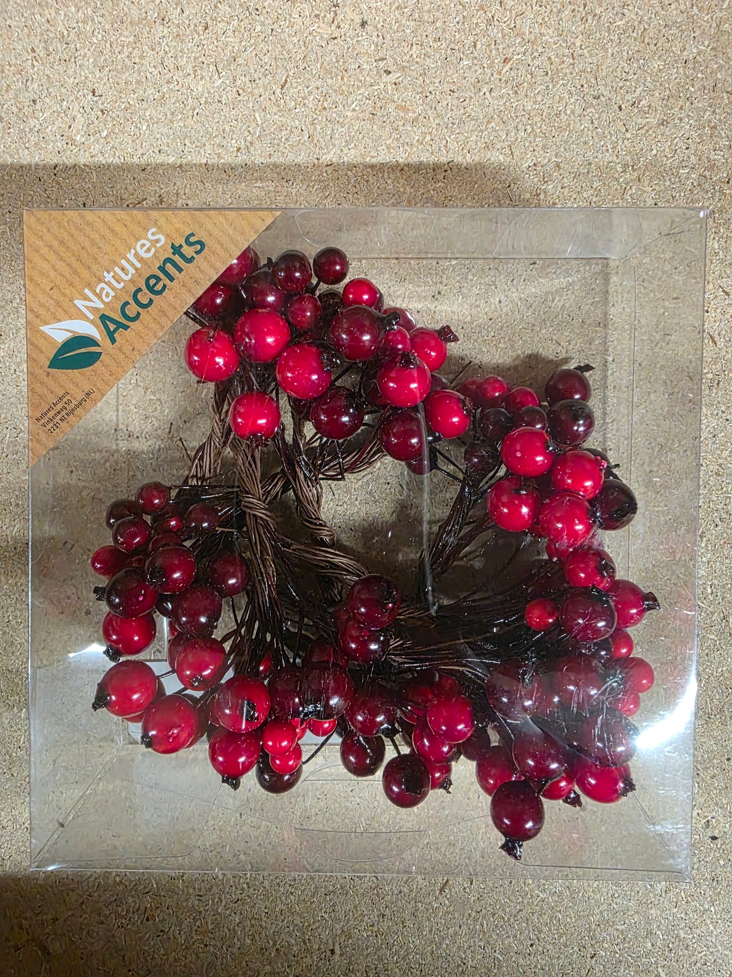 Berries On Wire Red X192