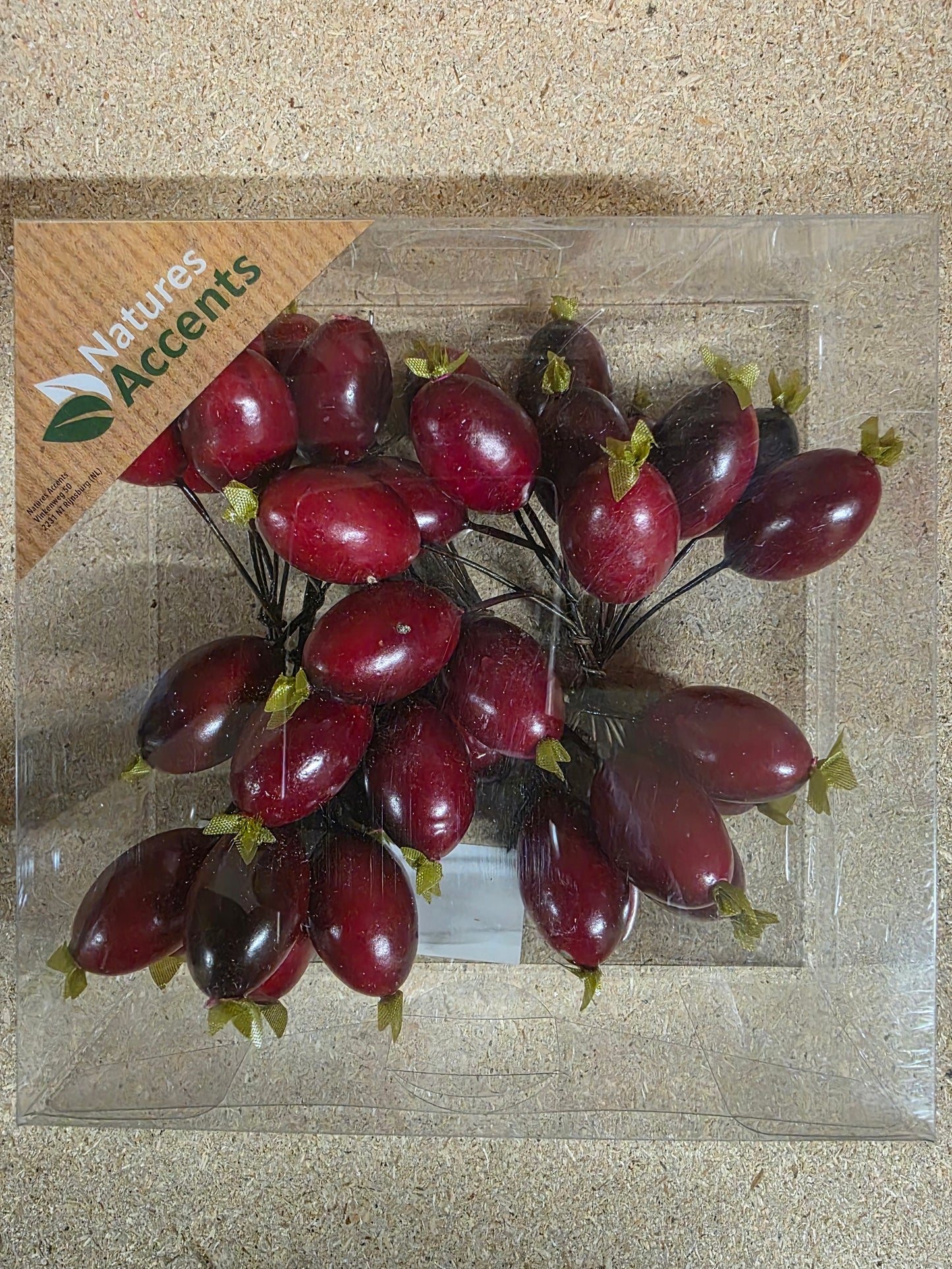 Rose Hips On Wire Red 4cm X36