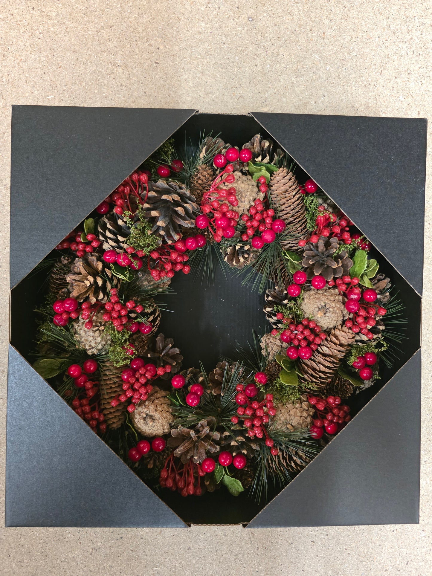 Dried Wreath With Red Berry 35cm