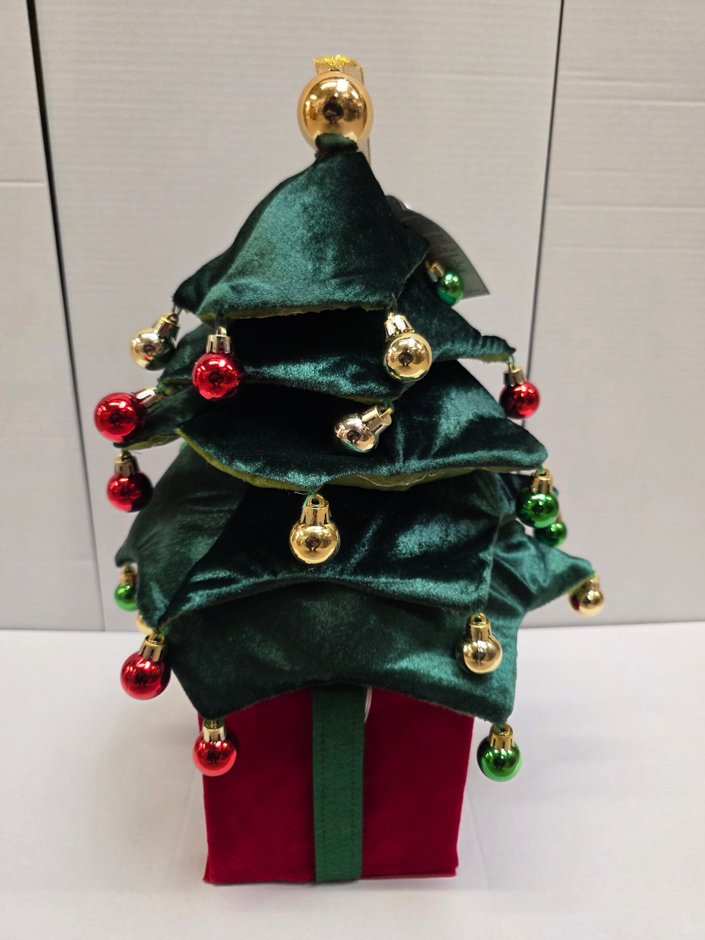L E D Xmas Tree Green Battery 65x27cm