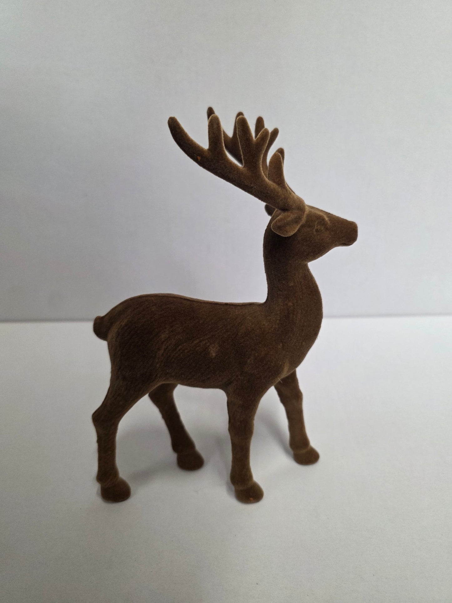 Standing Flock Deer Brown 21x13cm
