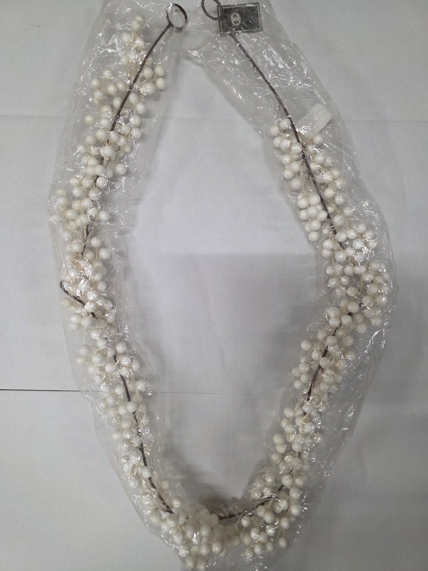 Garland Berry White 180cm
