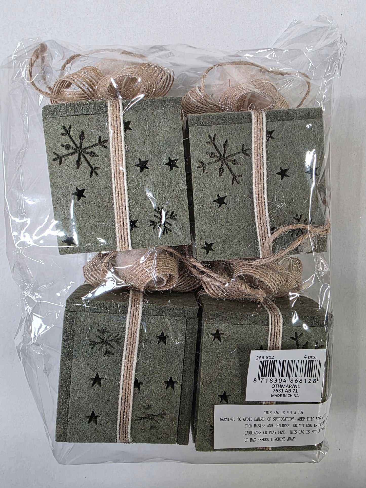 Felt Hanging Gift Green 9x6cm X4