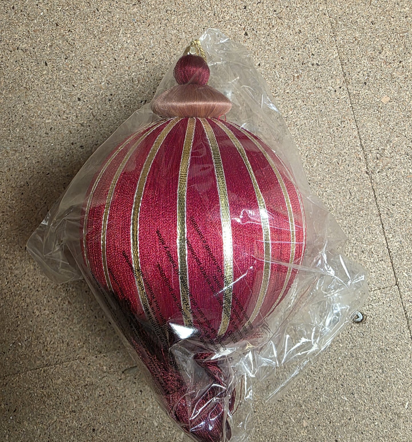 Ball Tassel Hanging 38cm Red