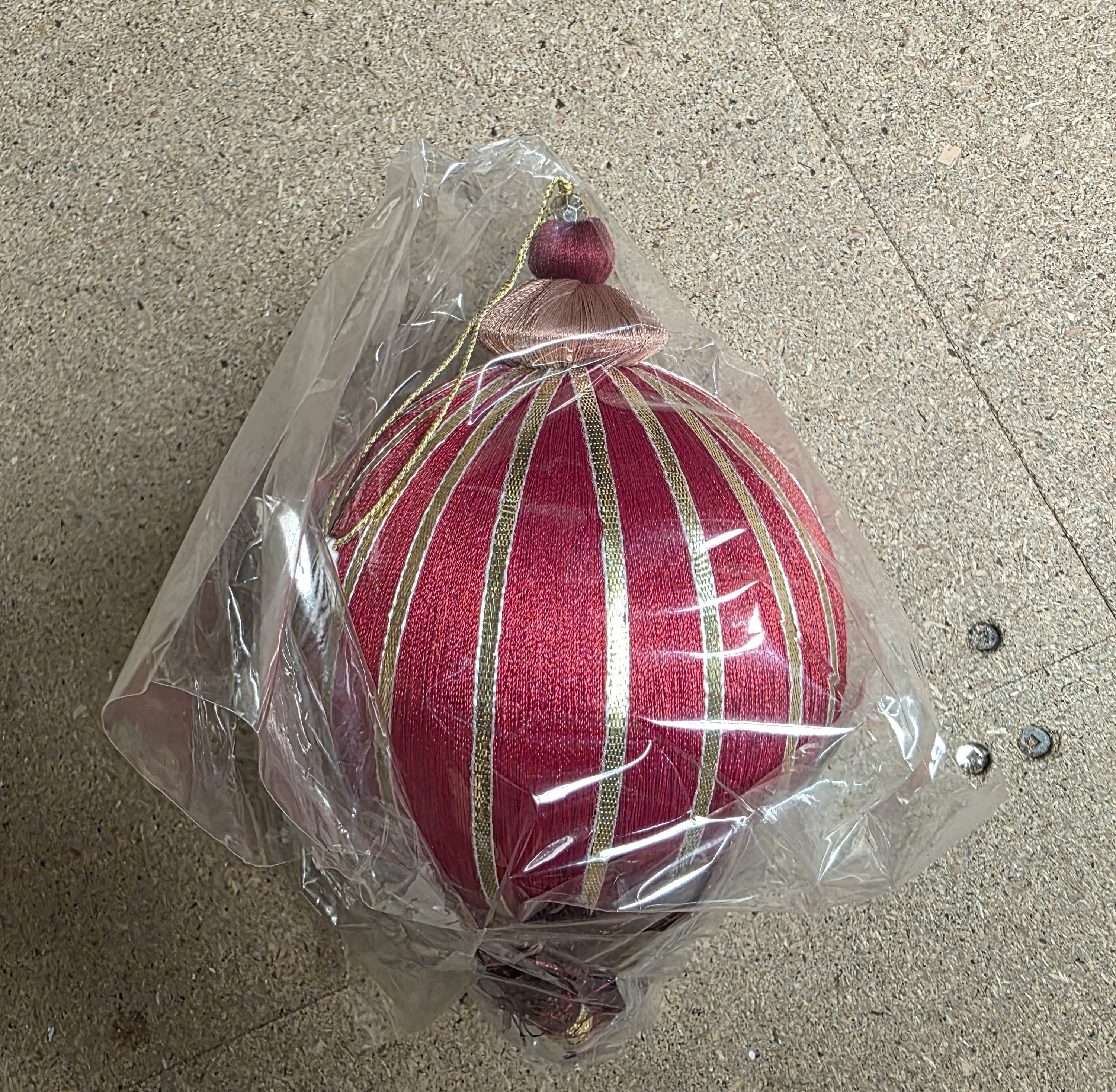 Ball Tassel Hanging 38cm Red