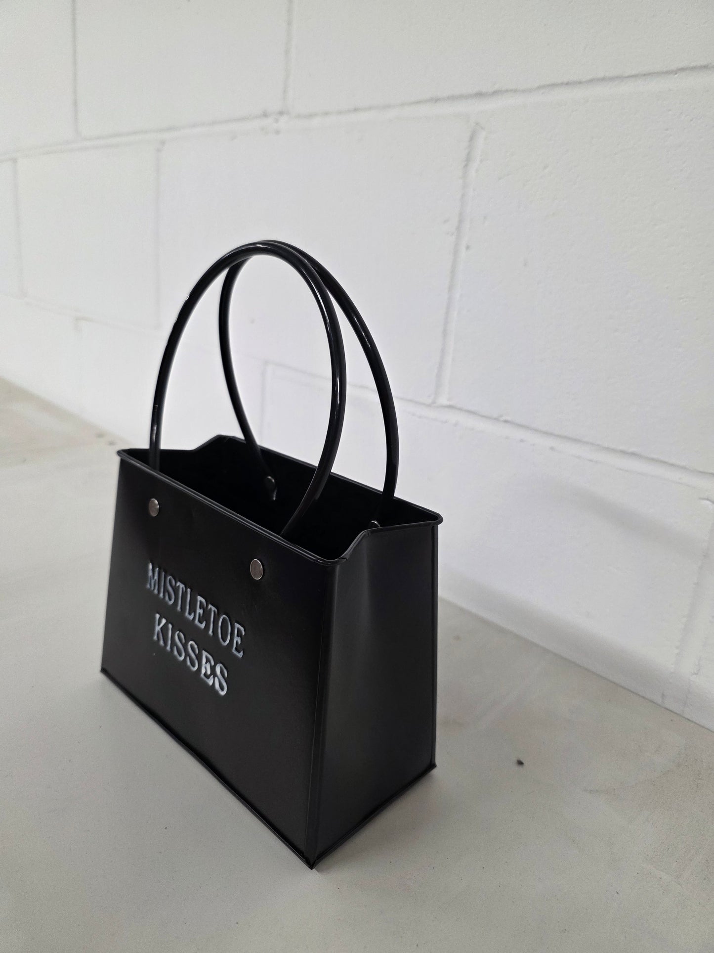 Pot Baggy Mistletoe Kisses Black 17cm