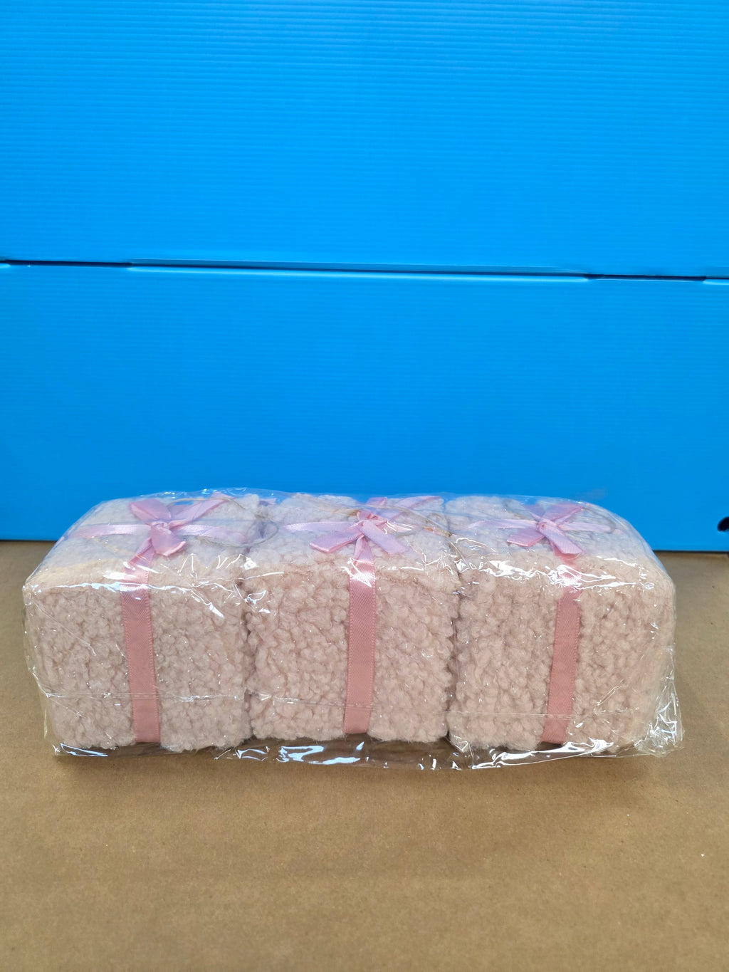 Hanging Gift Box Fluff Pink 9cm X3