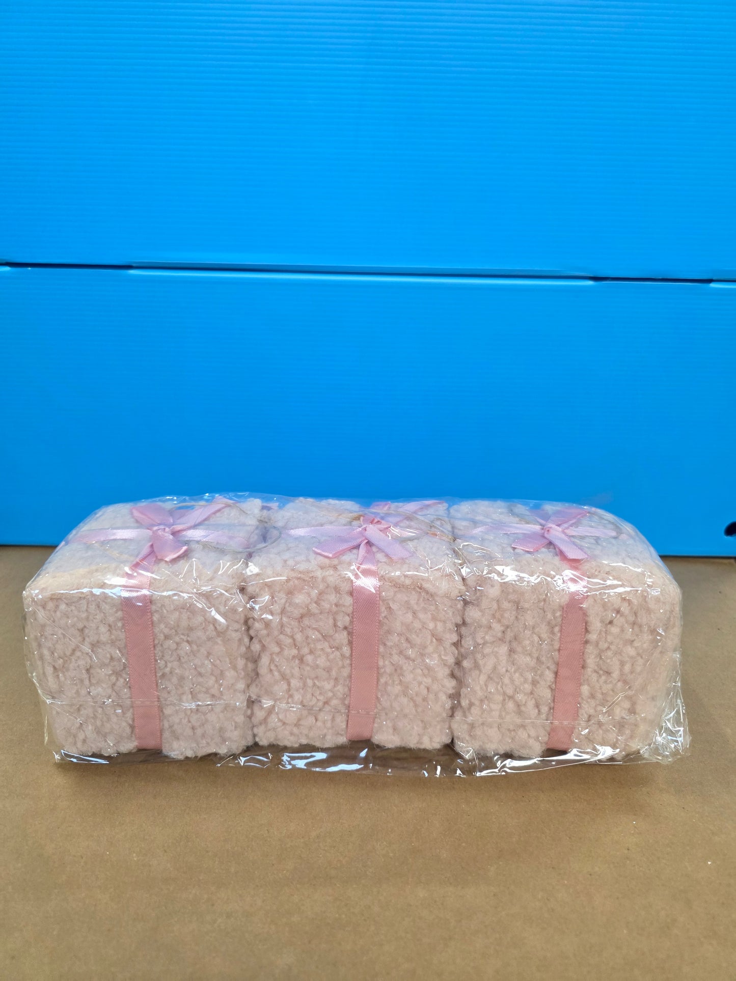 Hanging Gift Box Fluff Pink 9cm X3