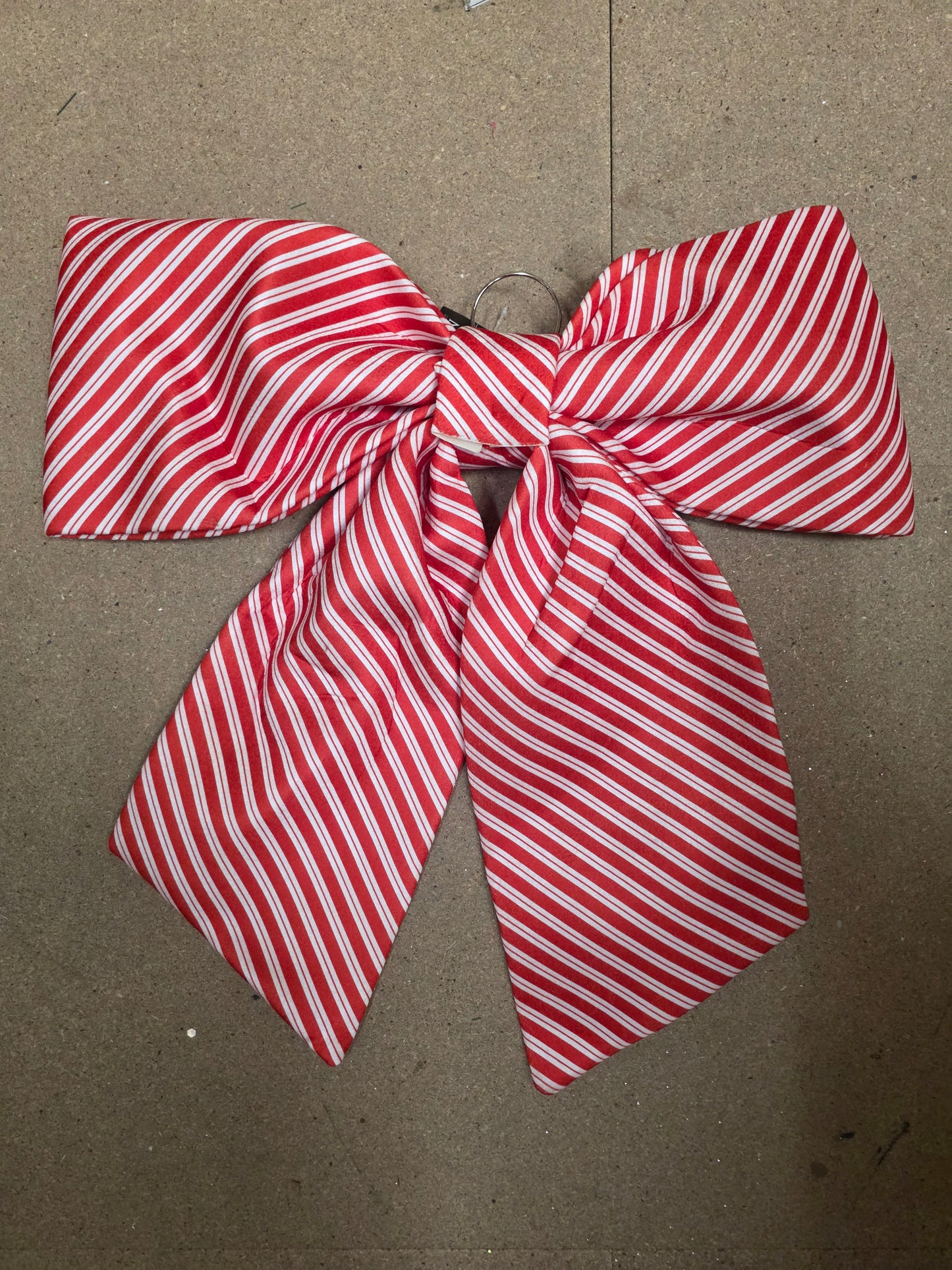 Bow Stripes Red and White 72x67x3cm
