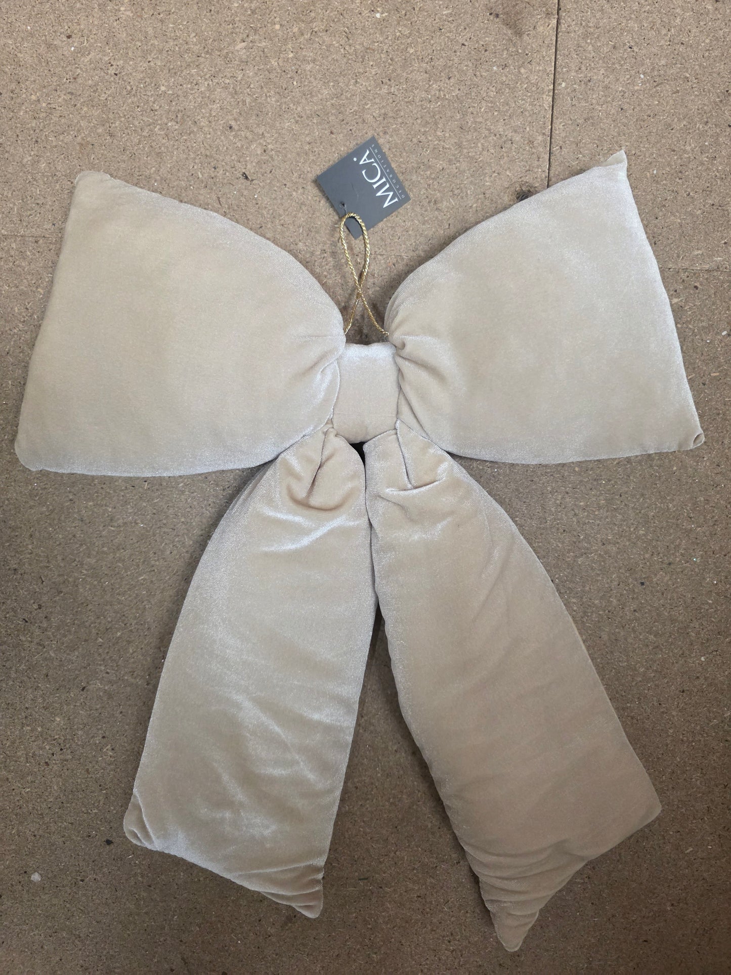 Bow Plush Cream 50x39cm