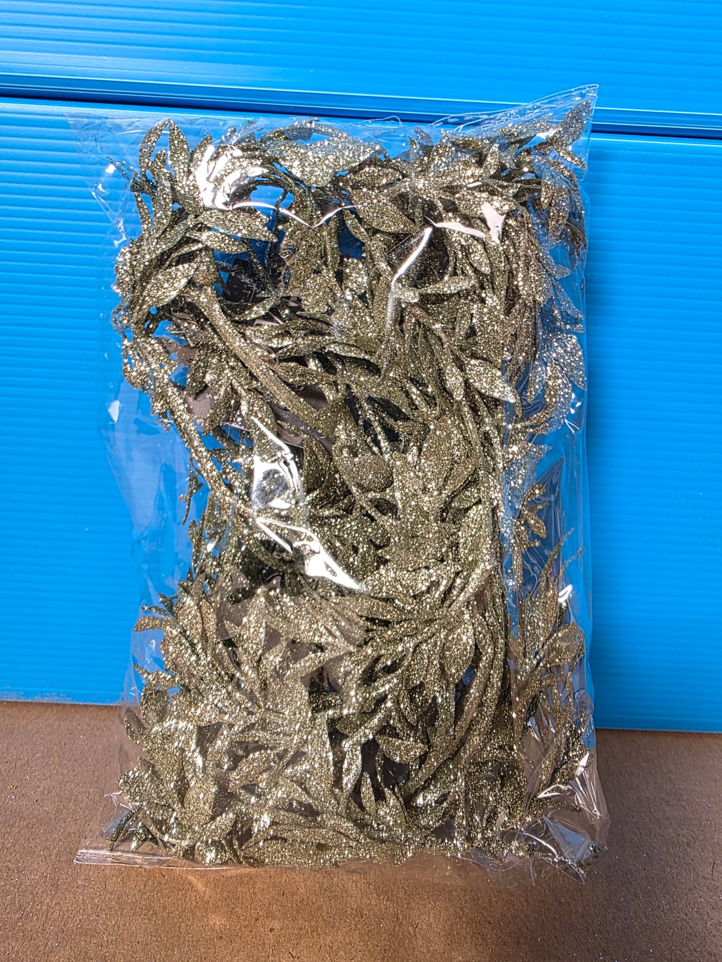 Garland Leaves Glittered Light Green 180cm