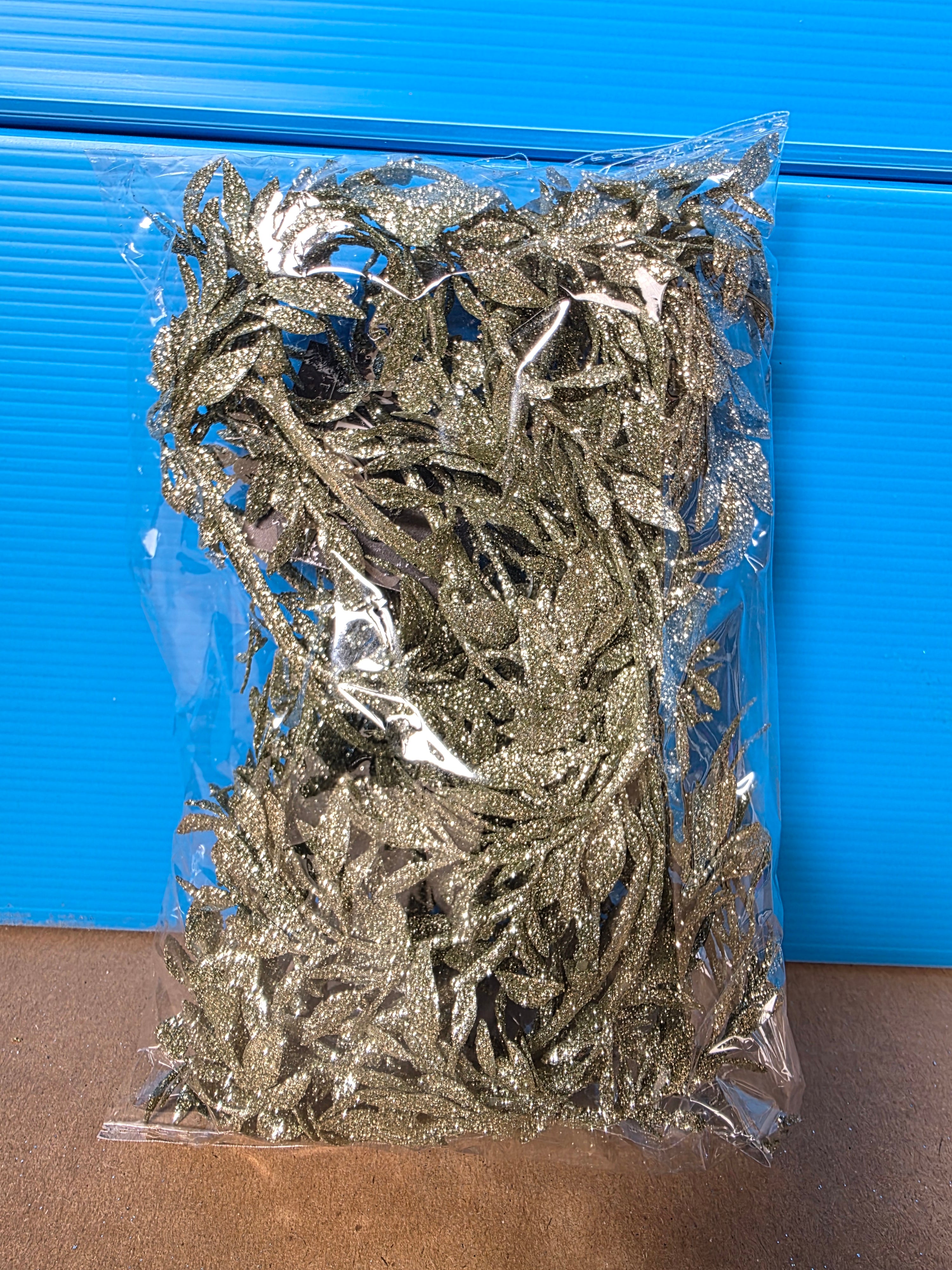 Garland Leaves Glittered Light Green 180cm