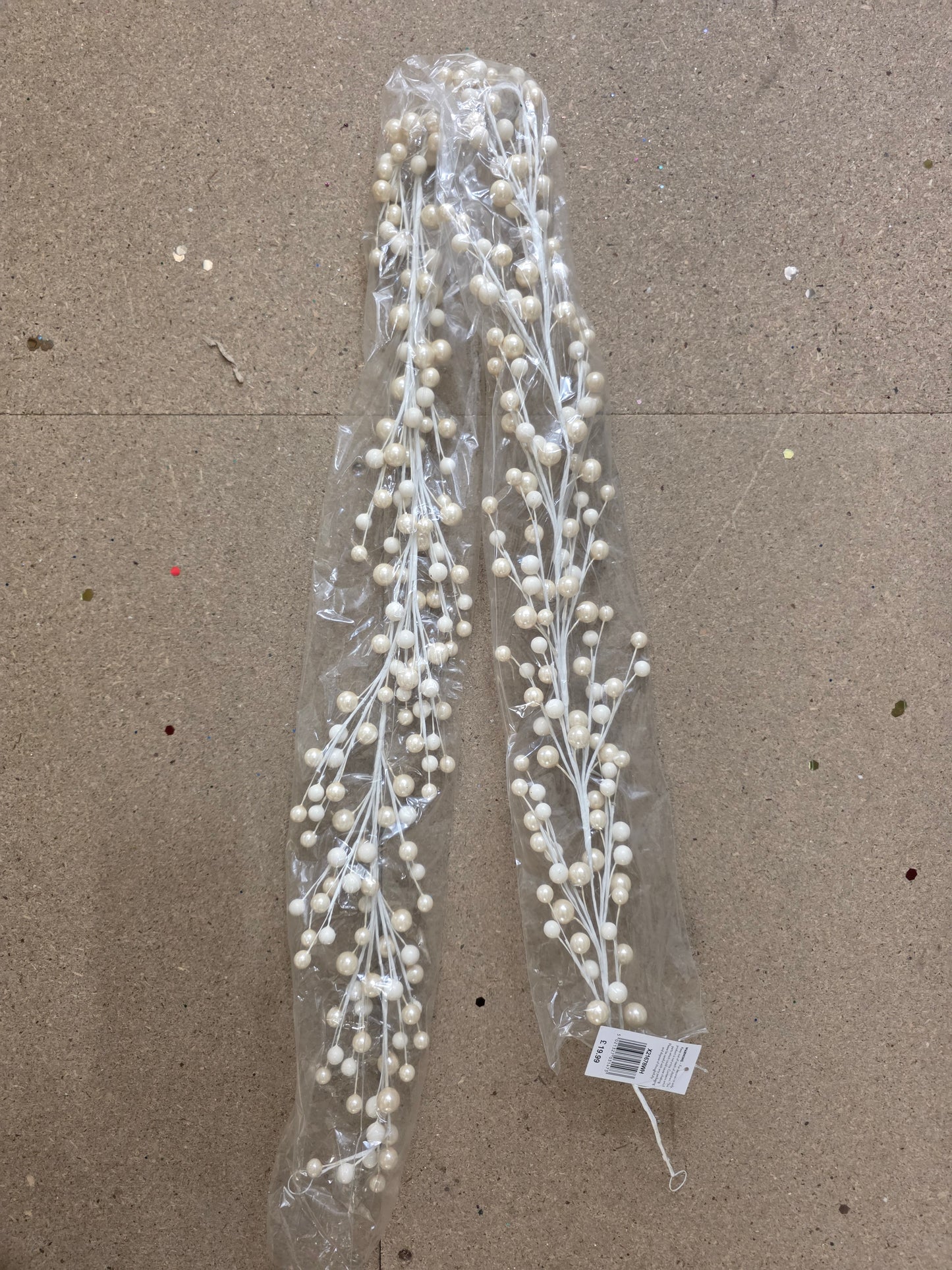 Classic Berry Garland White 150cm