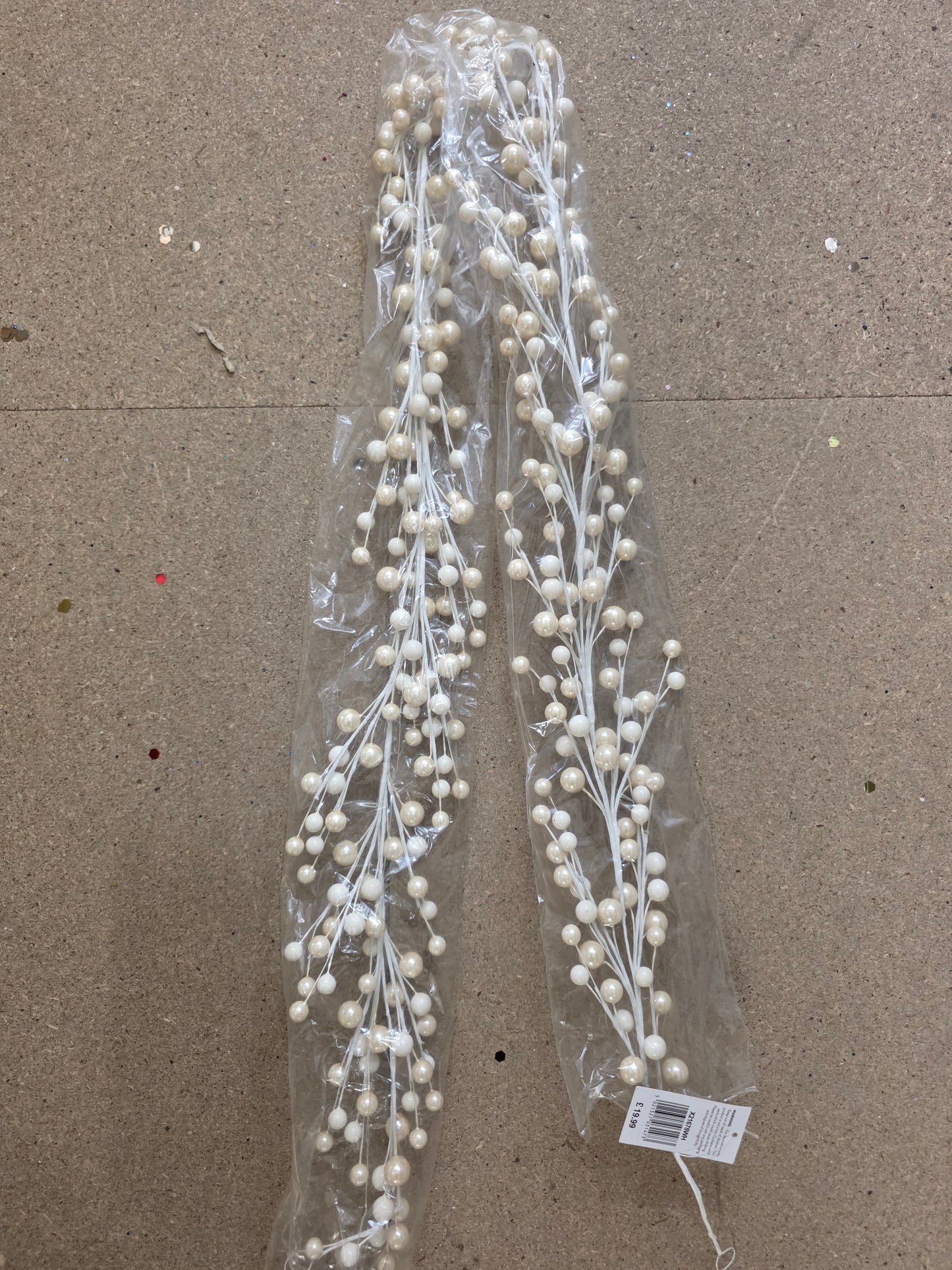 Classic Berry Garland White 150cm