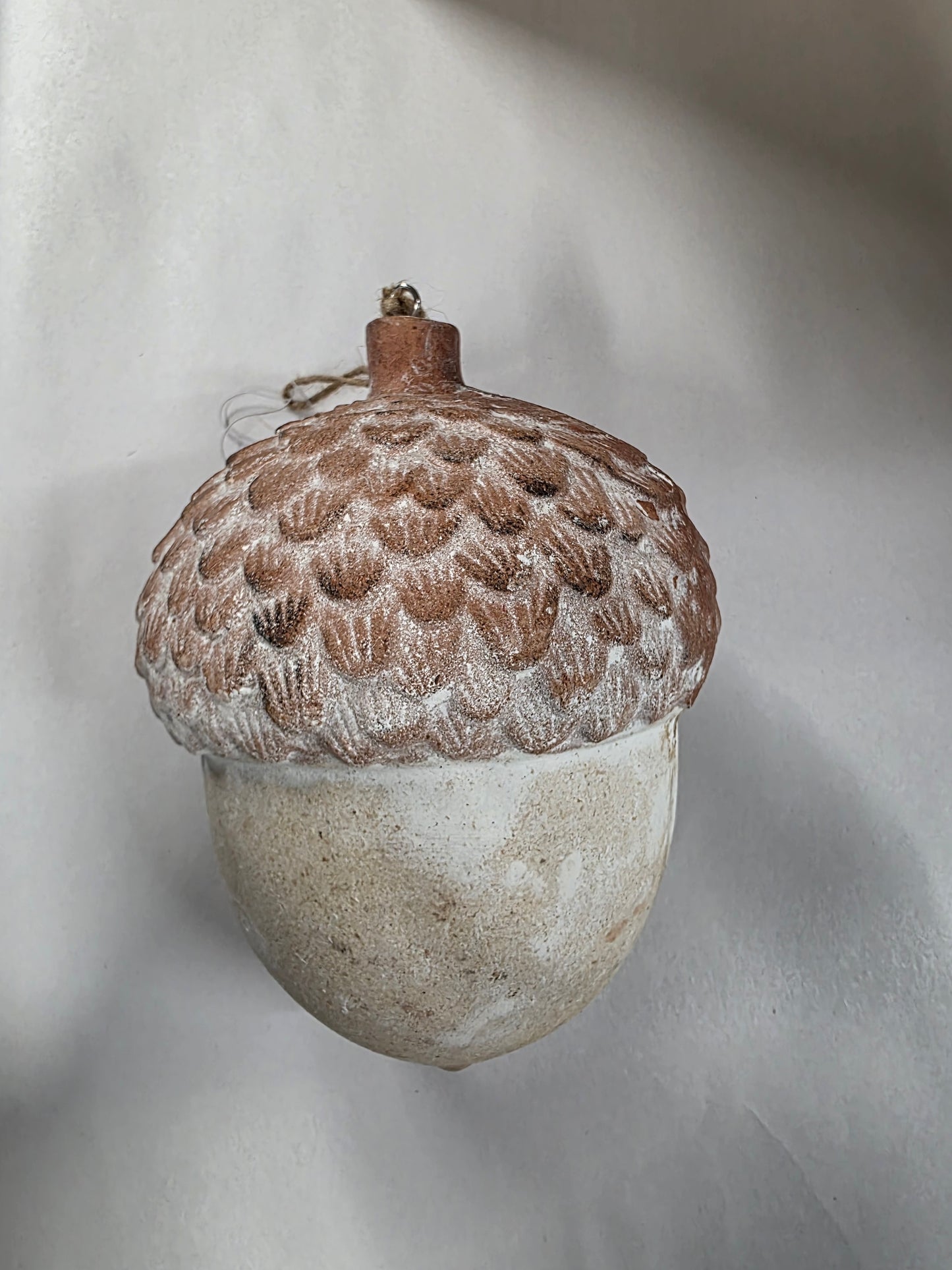 Hanger Acorn Wood 16cm white Washed