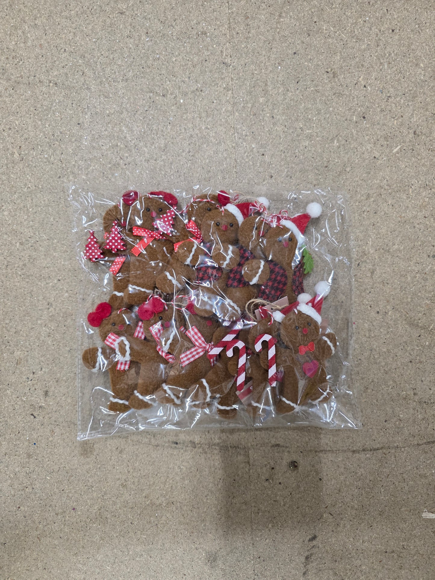 Hanger Gingerbread 4 Assorted 10cm X12