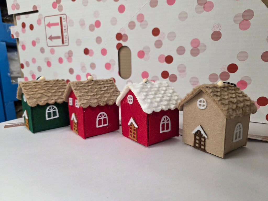 Hanger House Assorted 9cm (PACK OF 4)