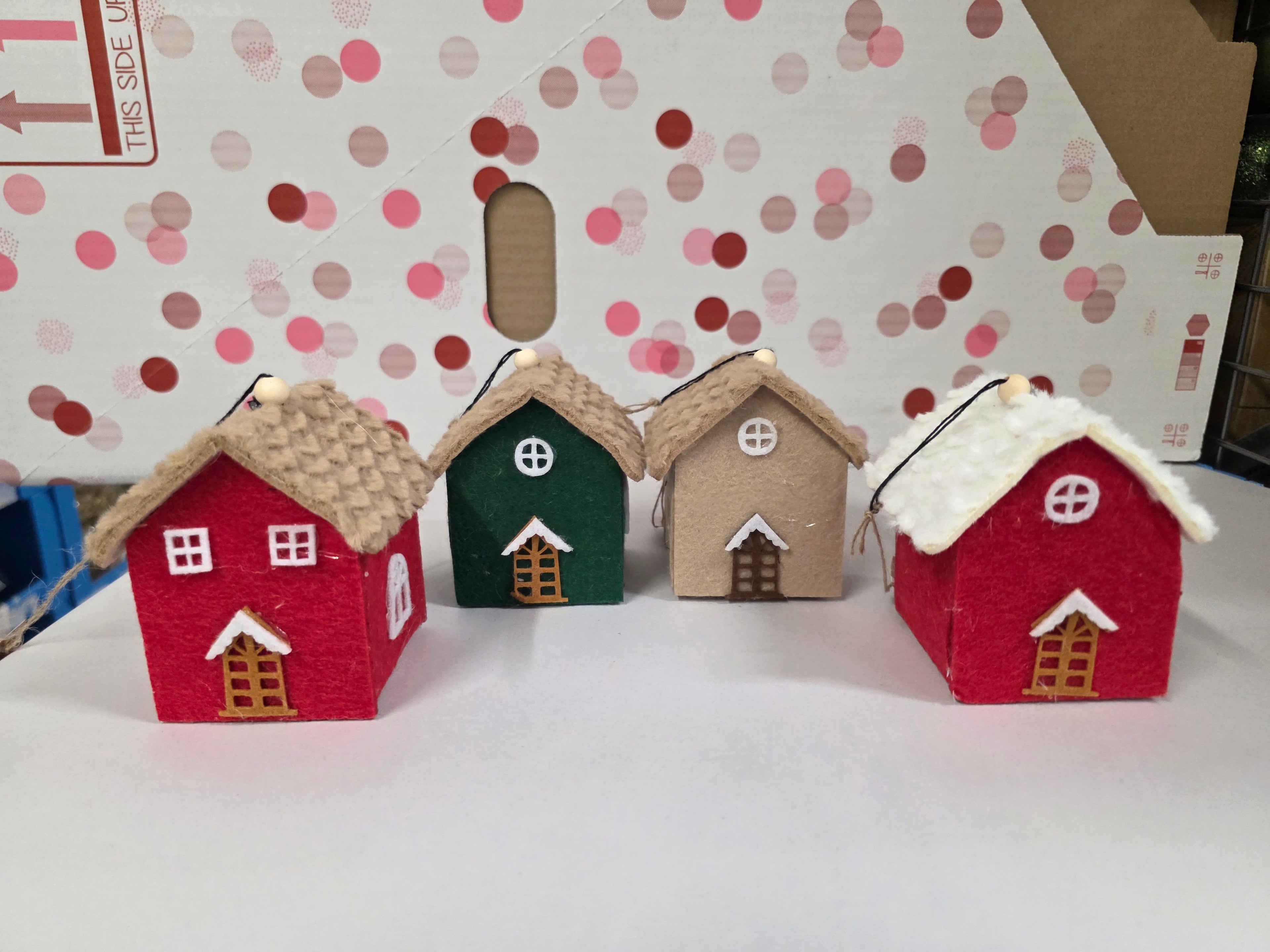 Hanger House Assorted 9cm (PACK OF 4)