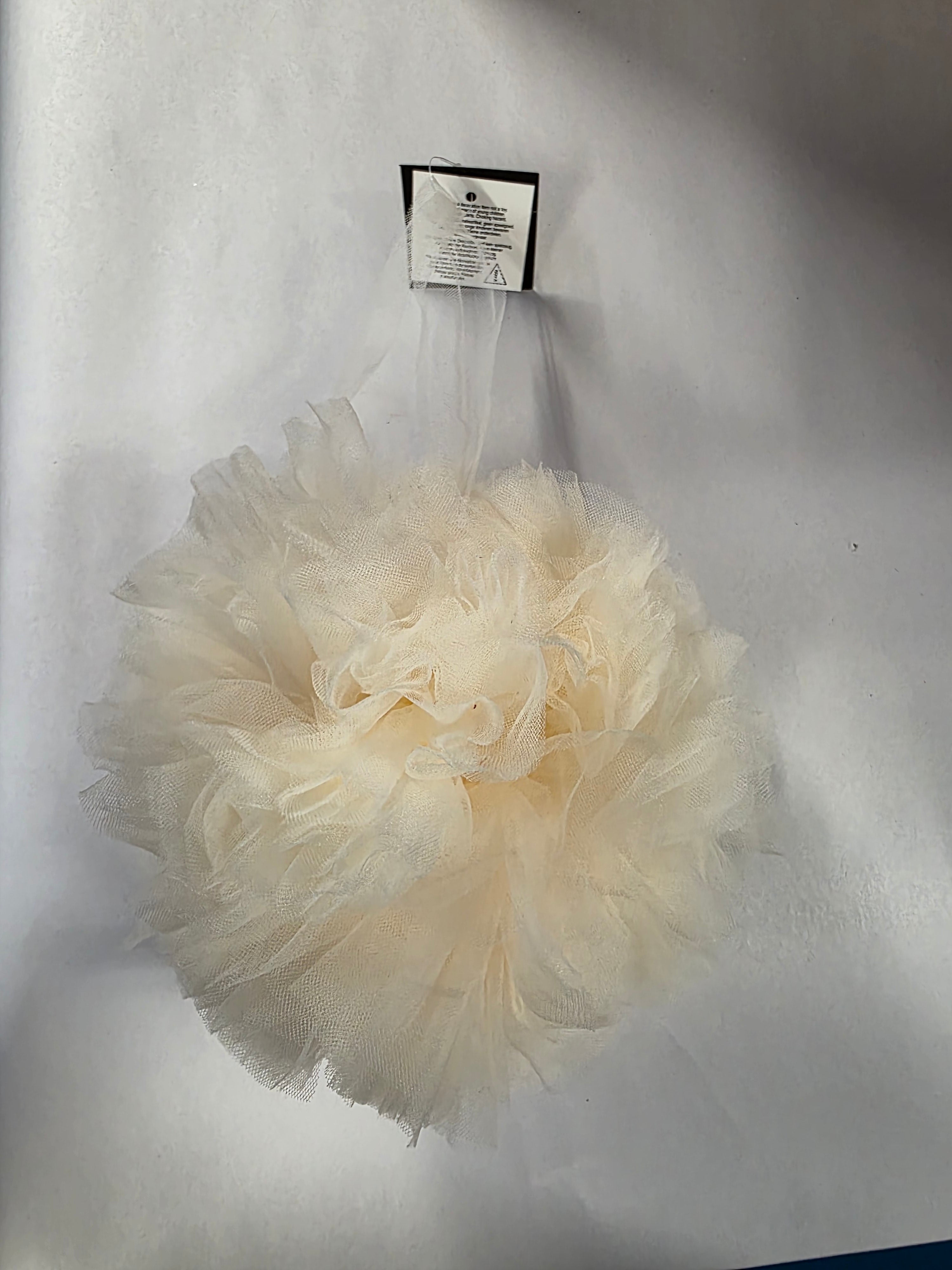 Hanging Ball Tulle Cream 10cm