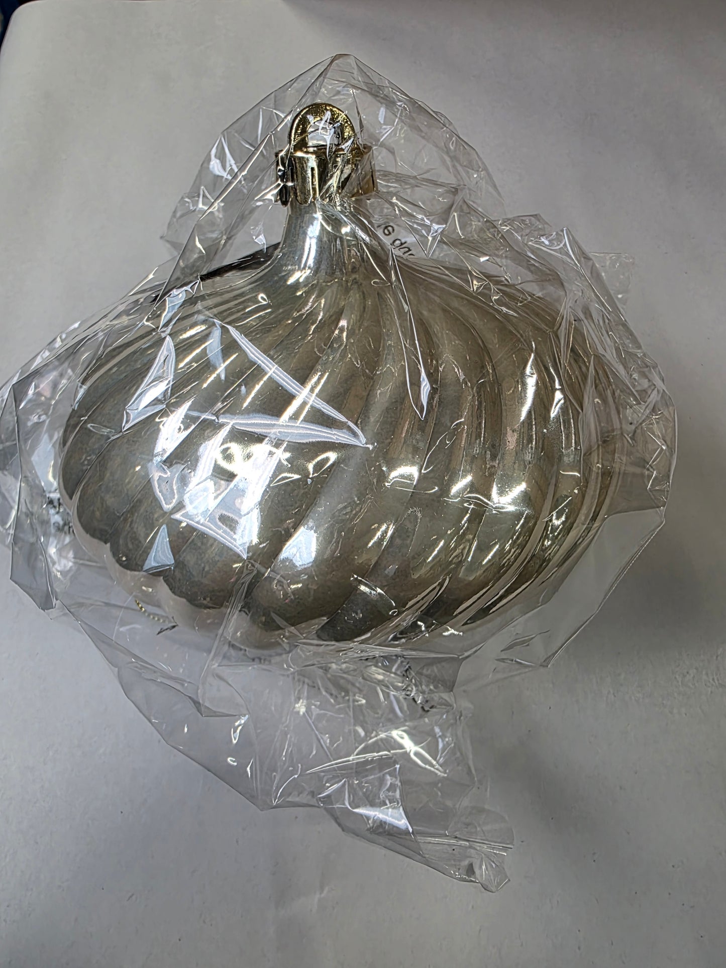 Hanging Onion Cream Pearl 13 X 14cm