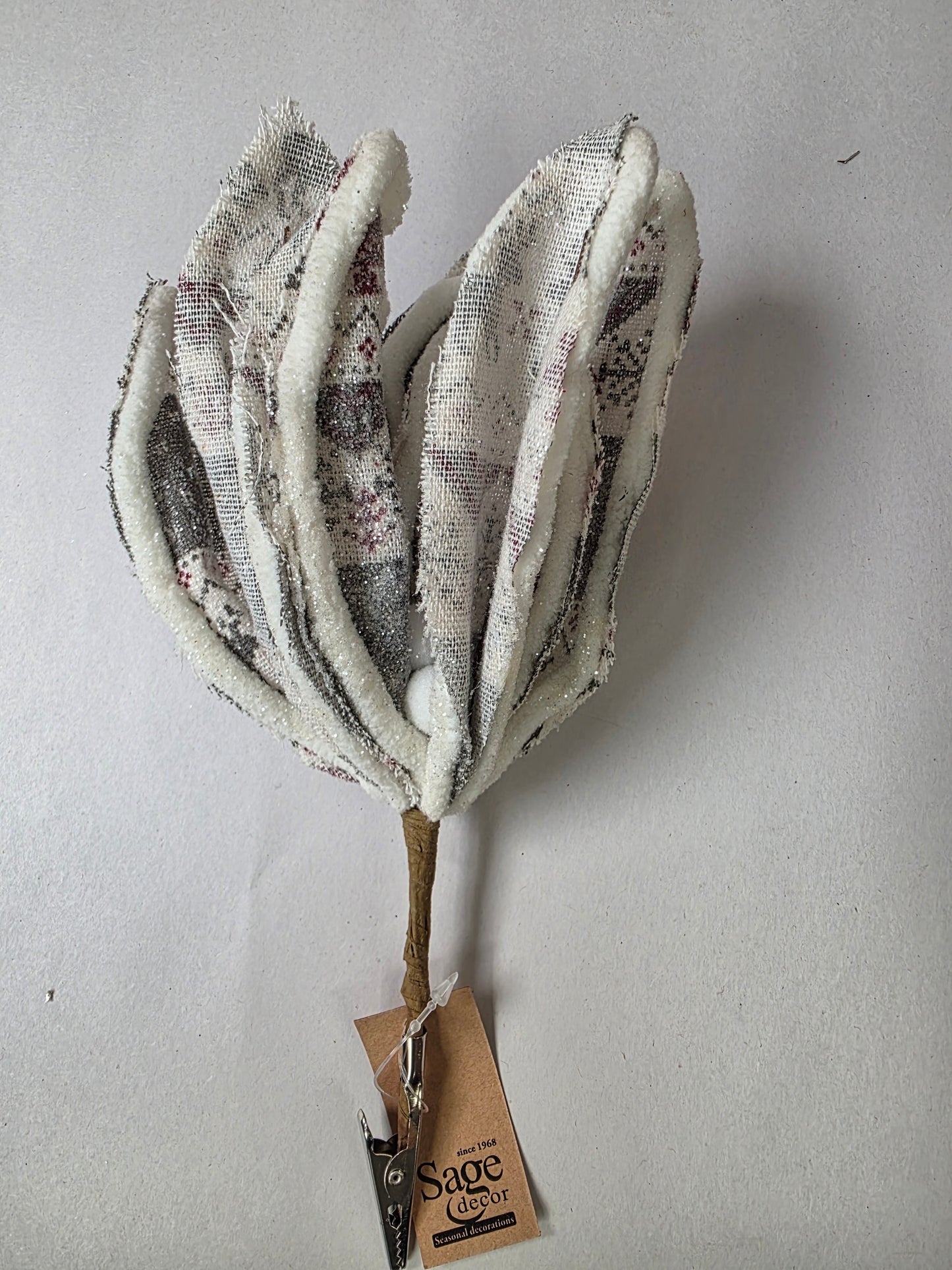 Poinsettia Clip Nordic Grey