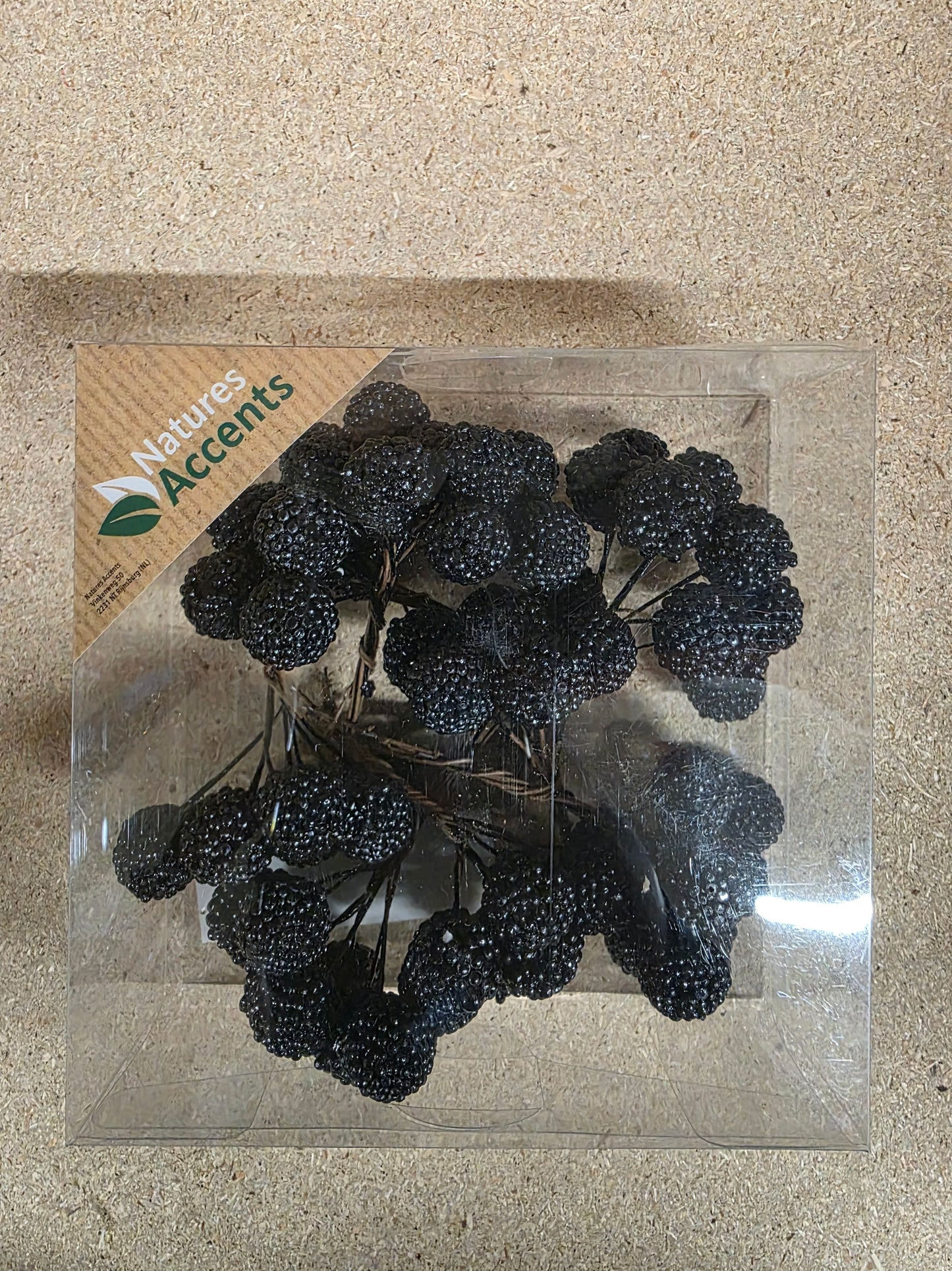 Blackberries On Wire Black X64