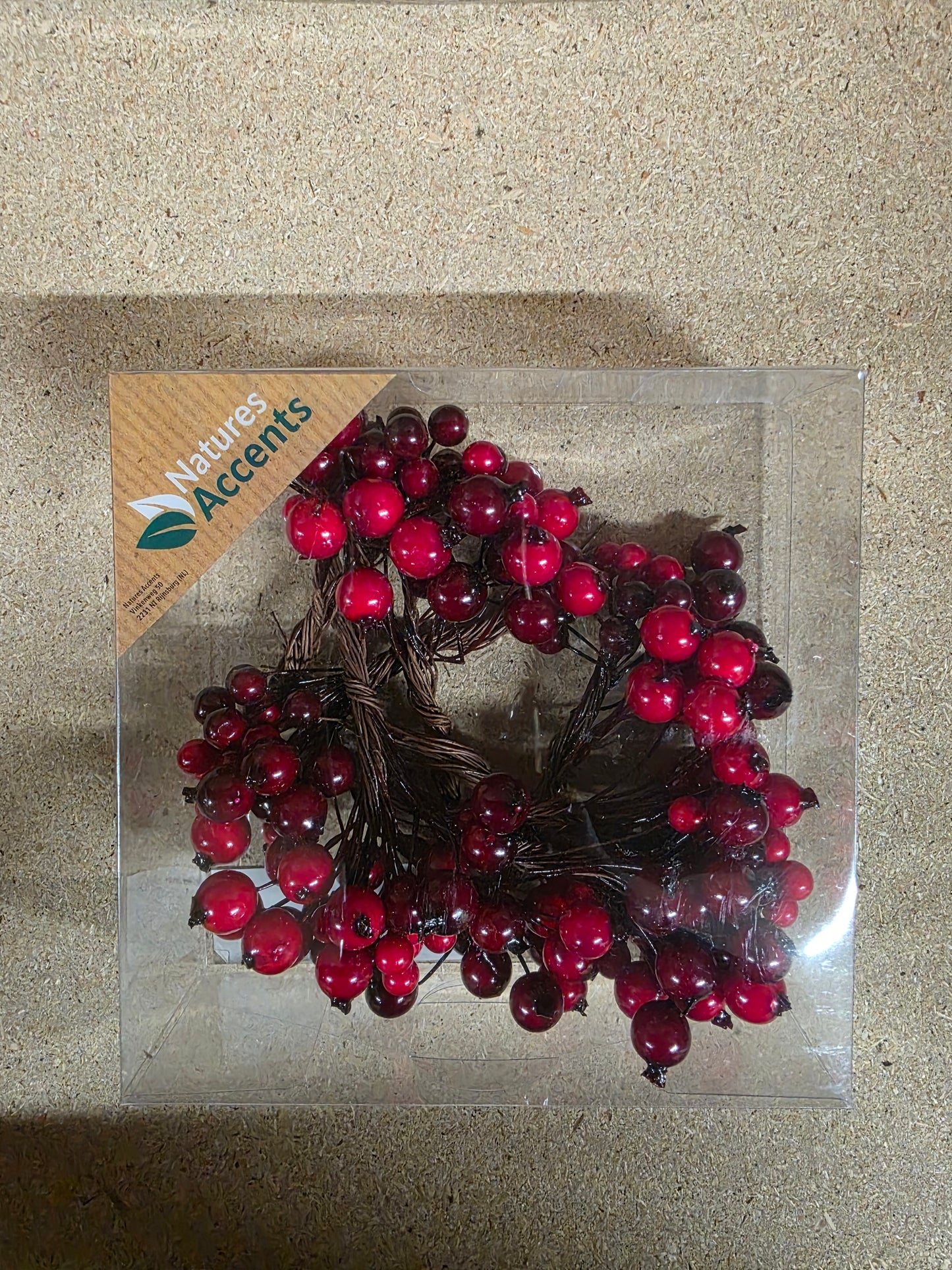 Berries On Wire Red X192