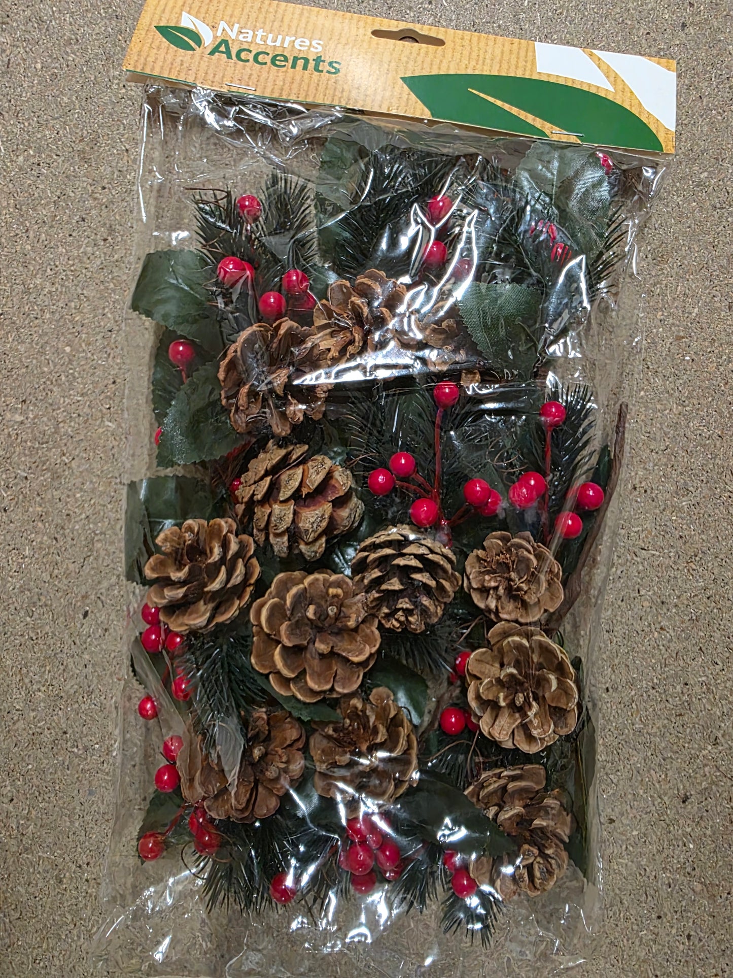 Pick Pinecone Berry Green 18cm X12