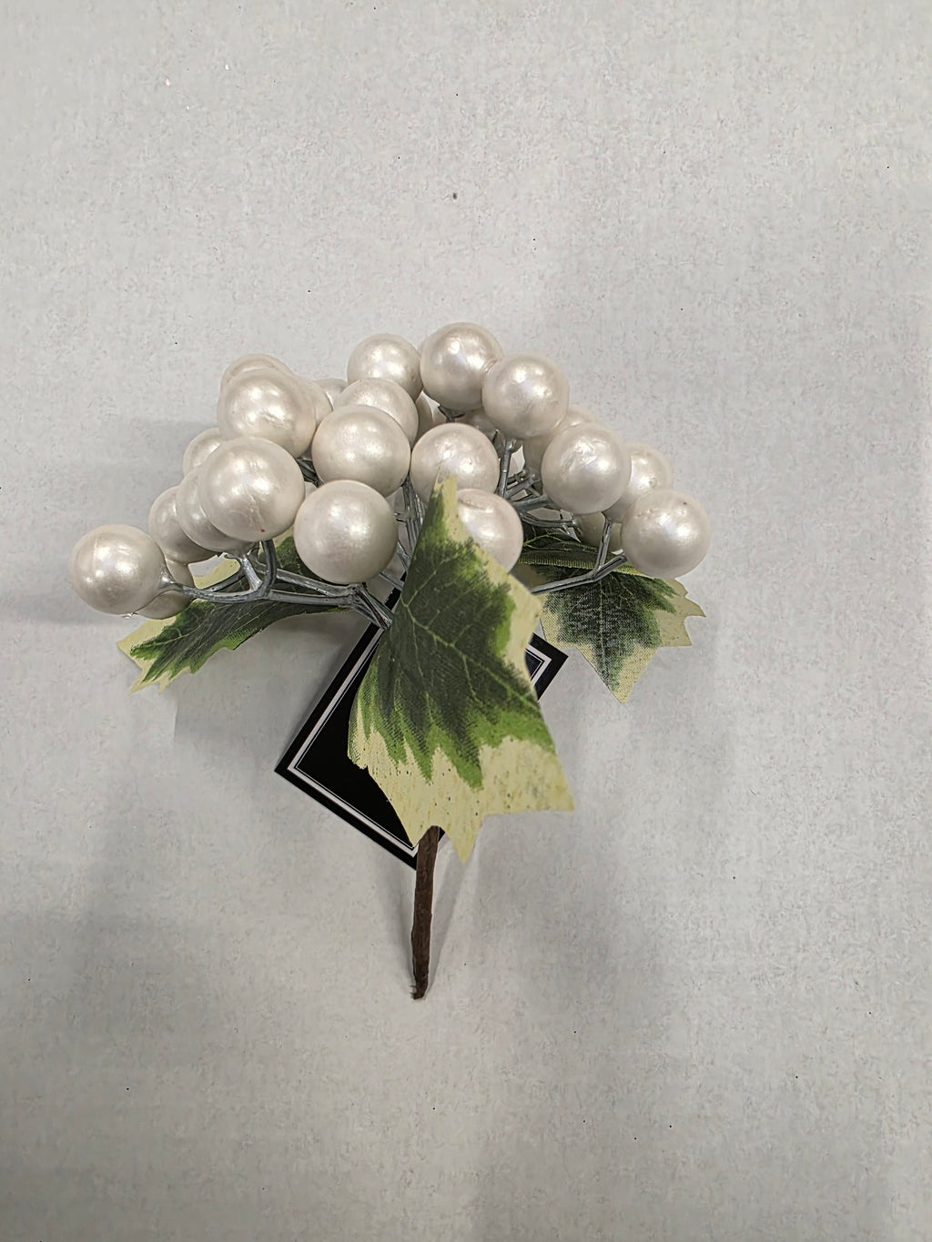 Pick Berry Holly White 15cm  (PACK OF 3)