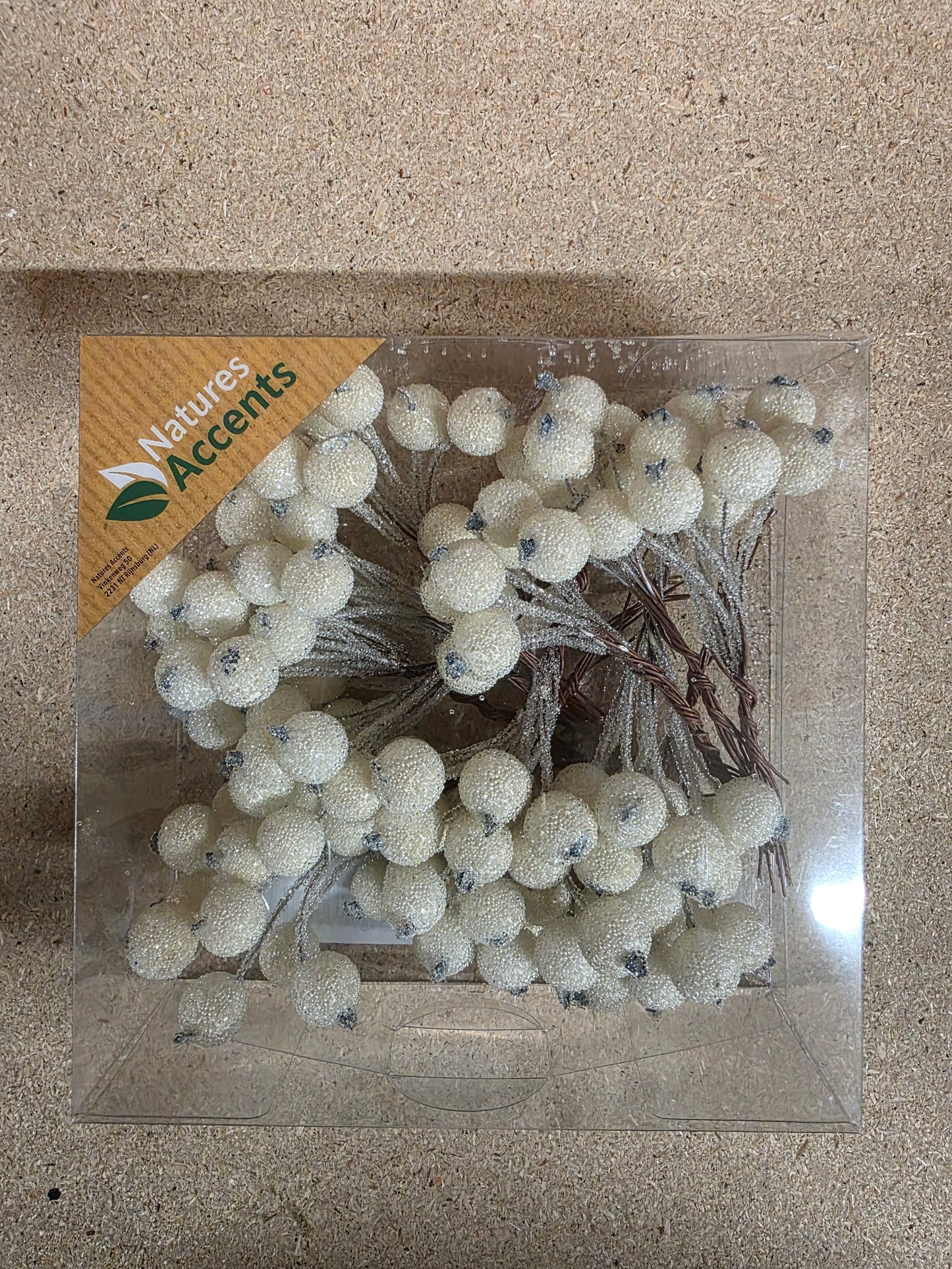 Berries Frosted 12mm On Wire X120 White