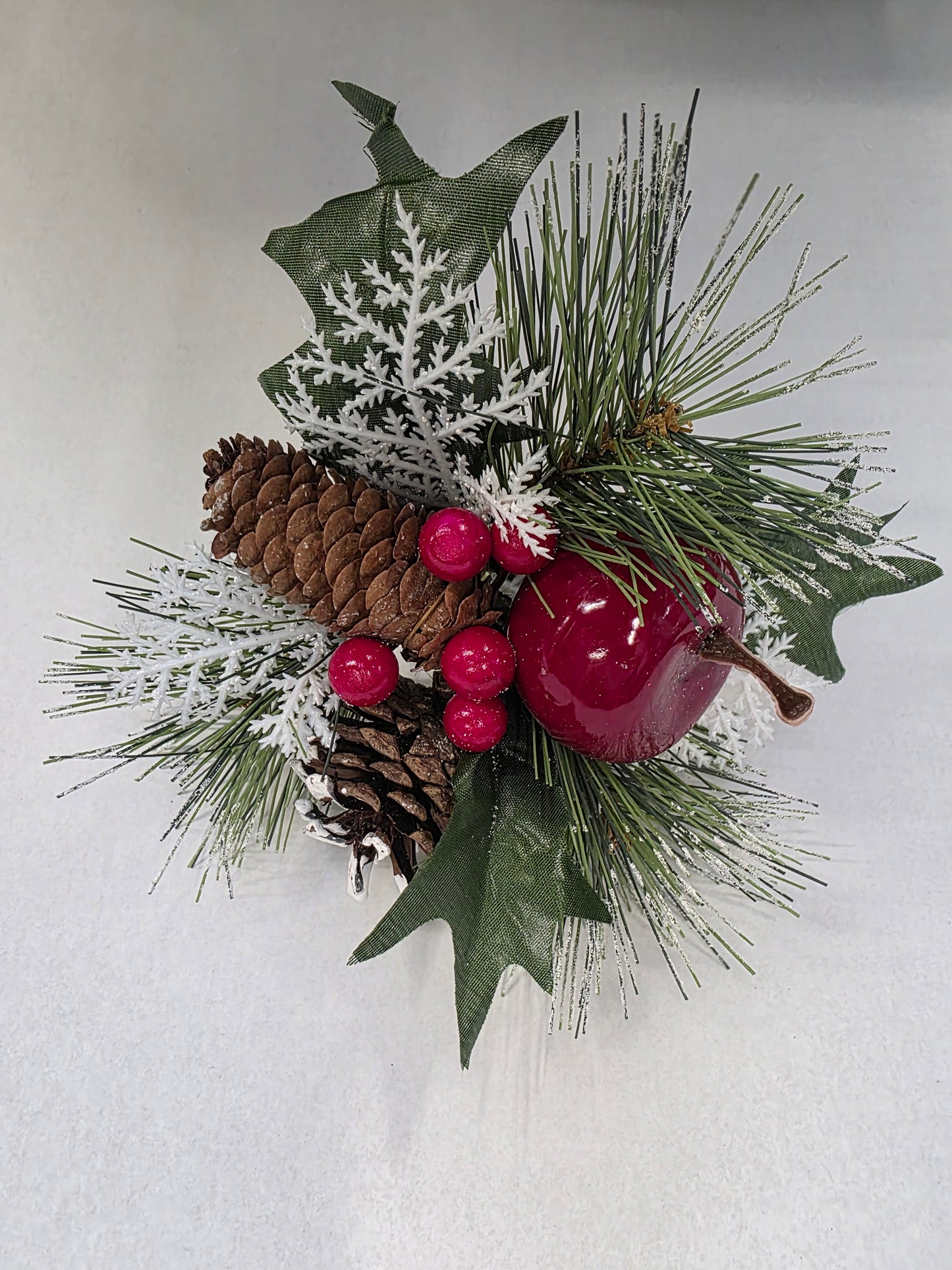 Pick Frosted Cone And Apple 18cm