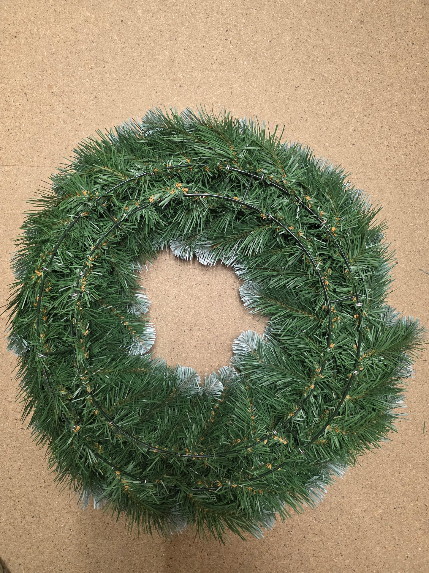 Wreath Colorado Green Frosted