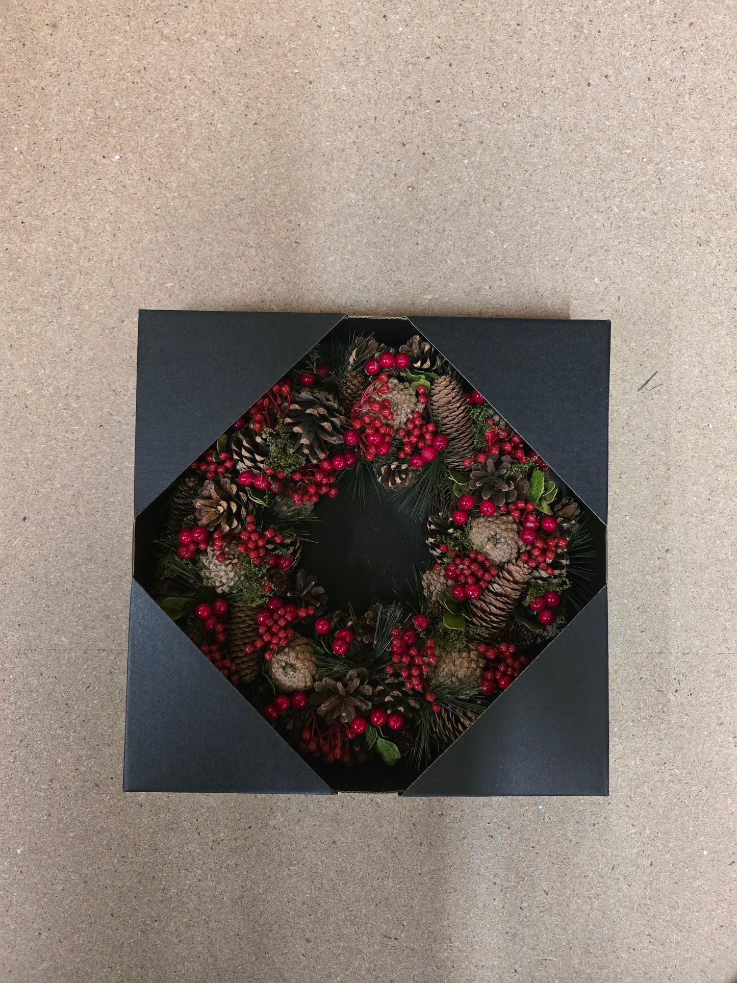 Dried Wreath With Red Berry 35cm