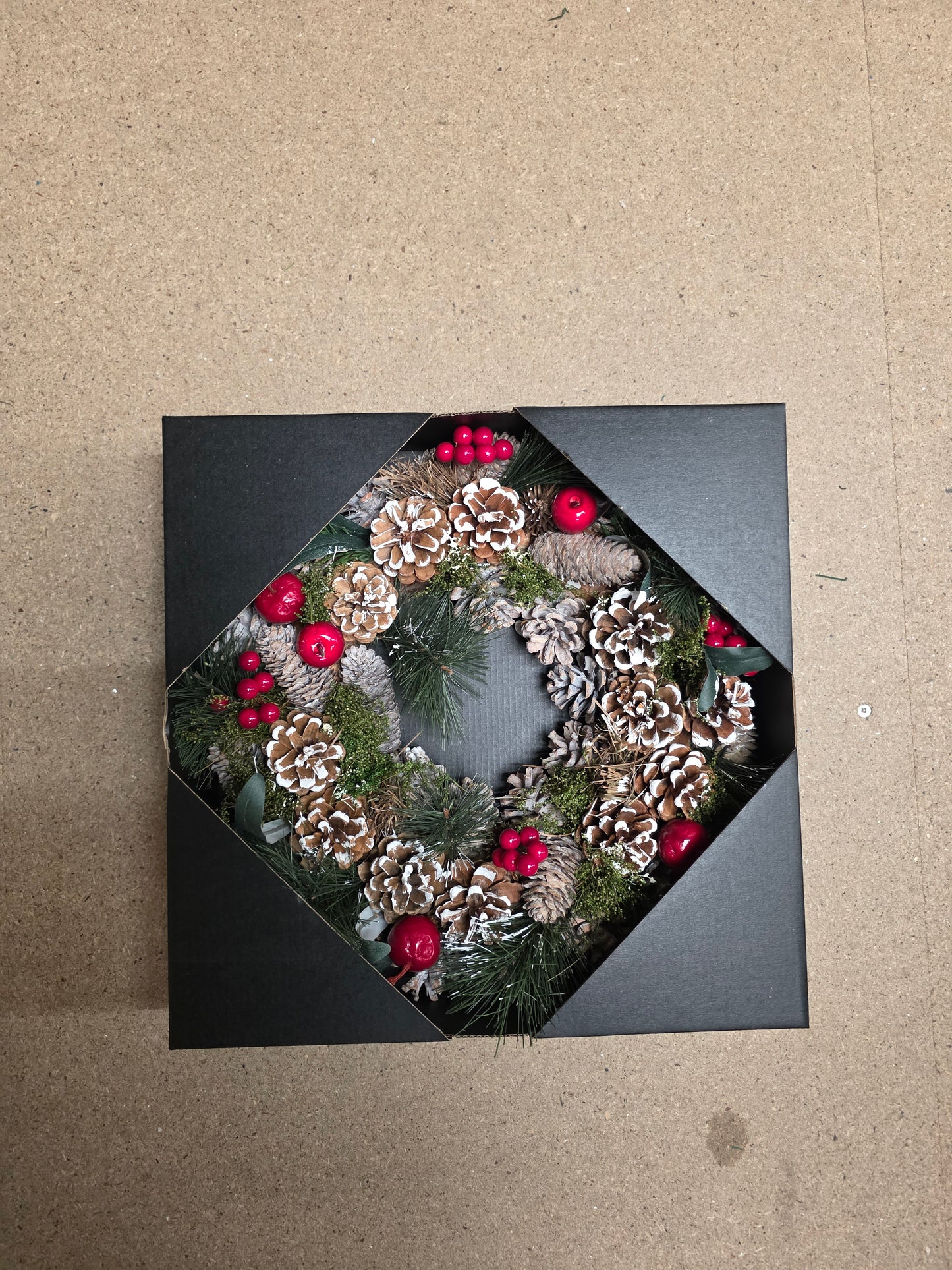 Dried Wreath With Red Apple 35cm