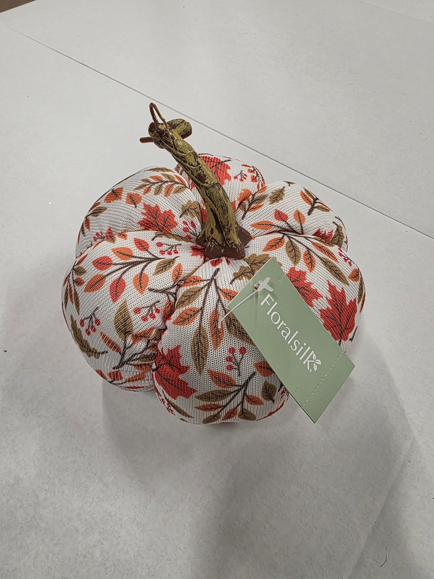 Autumn Maple Leaf Pumpkin 14cm