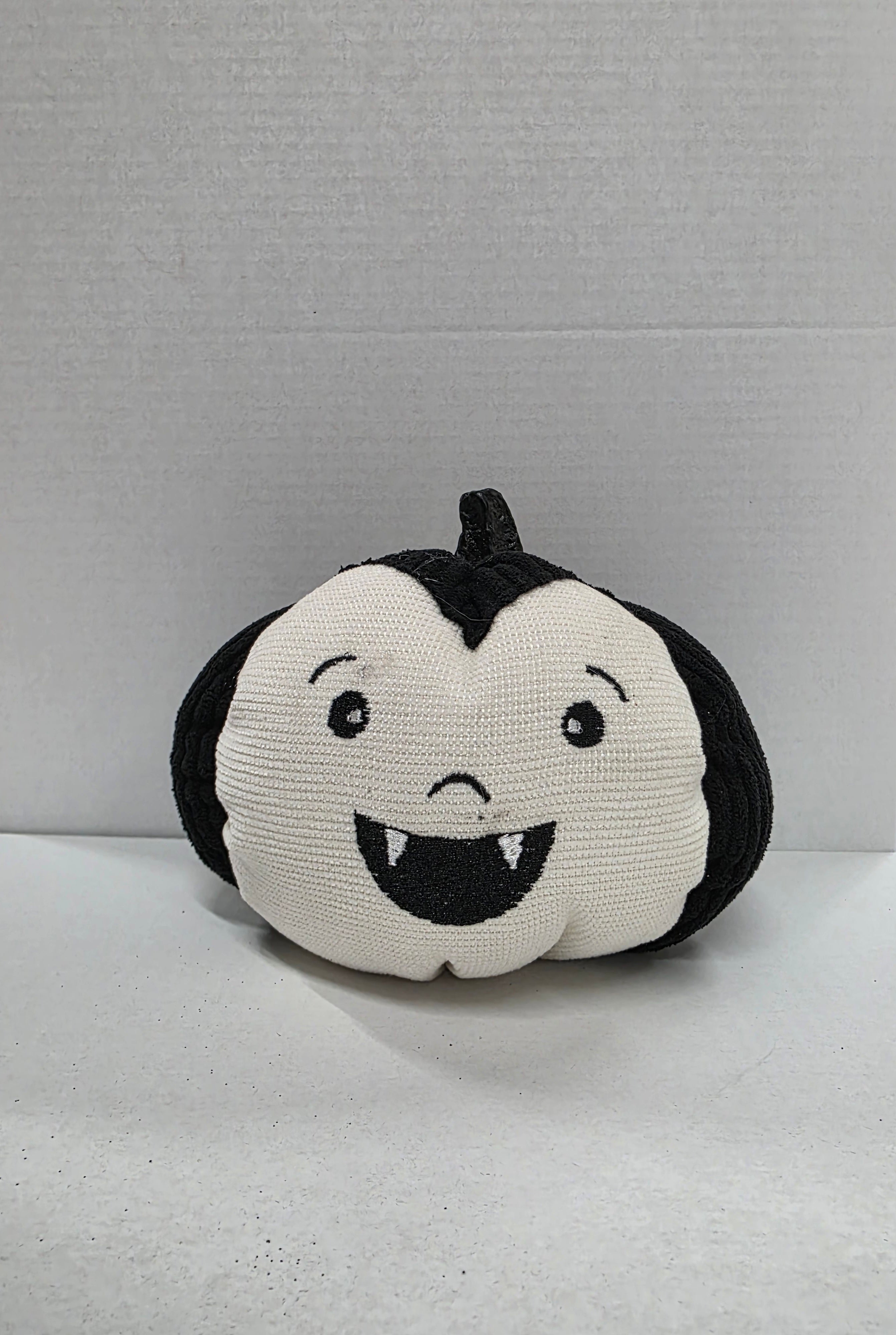 Halloween Pumpkin Vampire 19cm