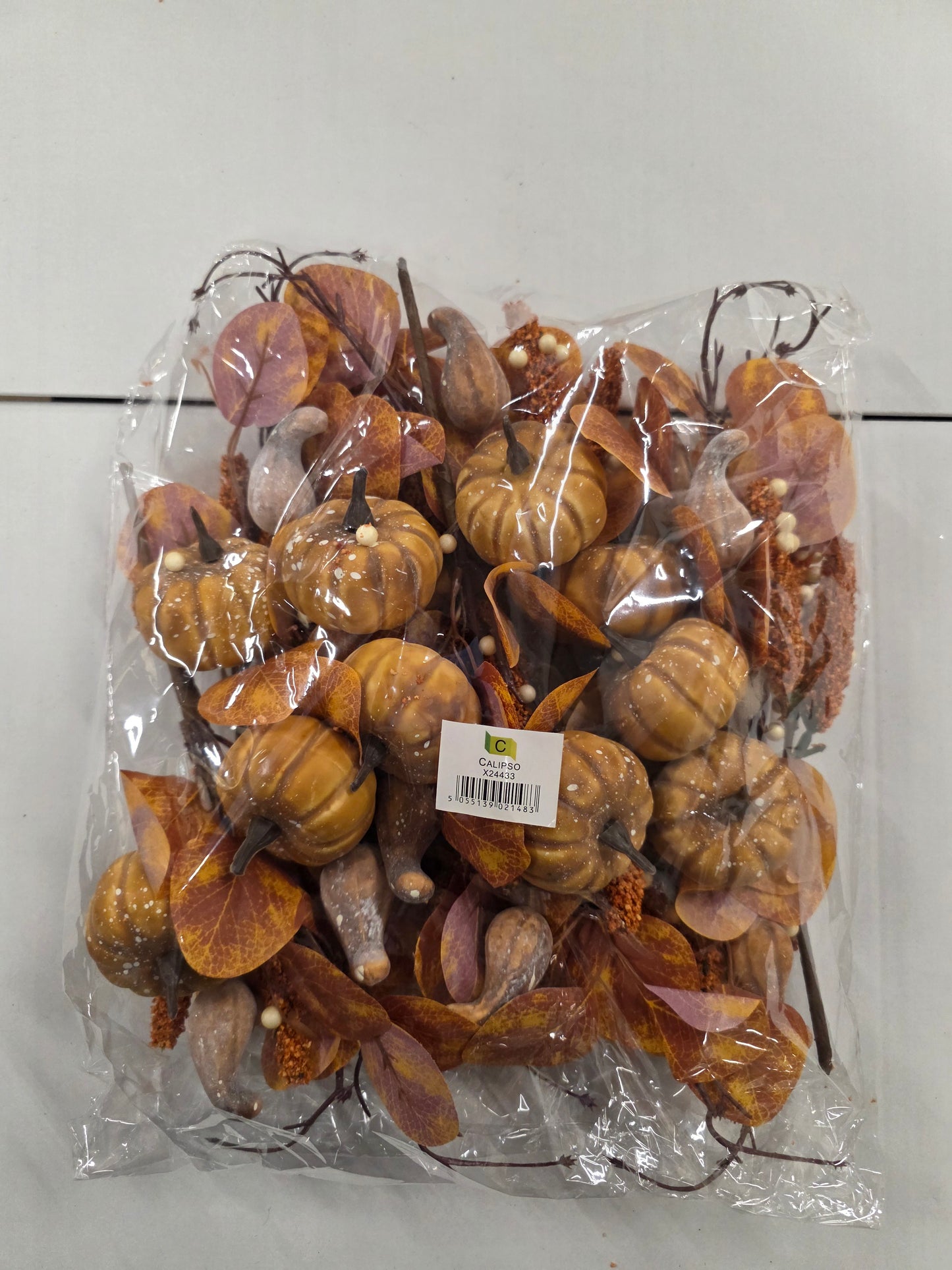 Pick Pumpkin & White Berry 30cm (Pack of 10 pieces)