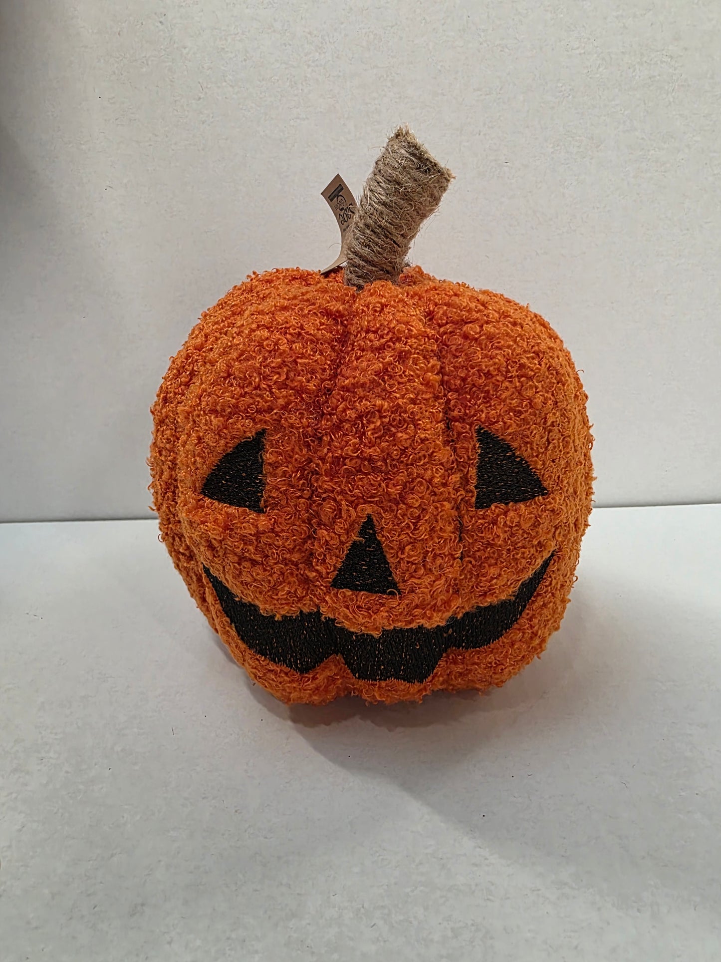 Pumpkin Boucle With Carving 18cm