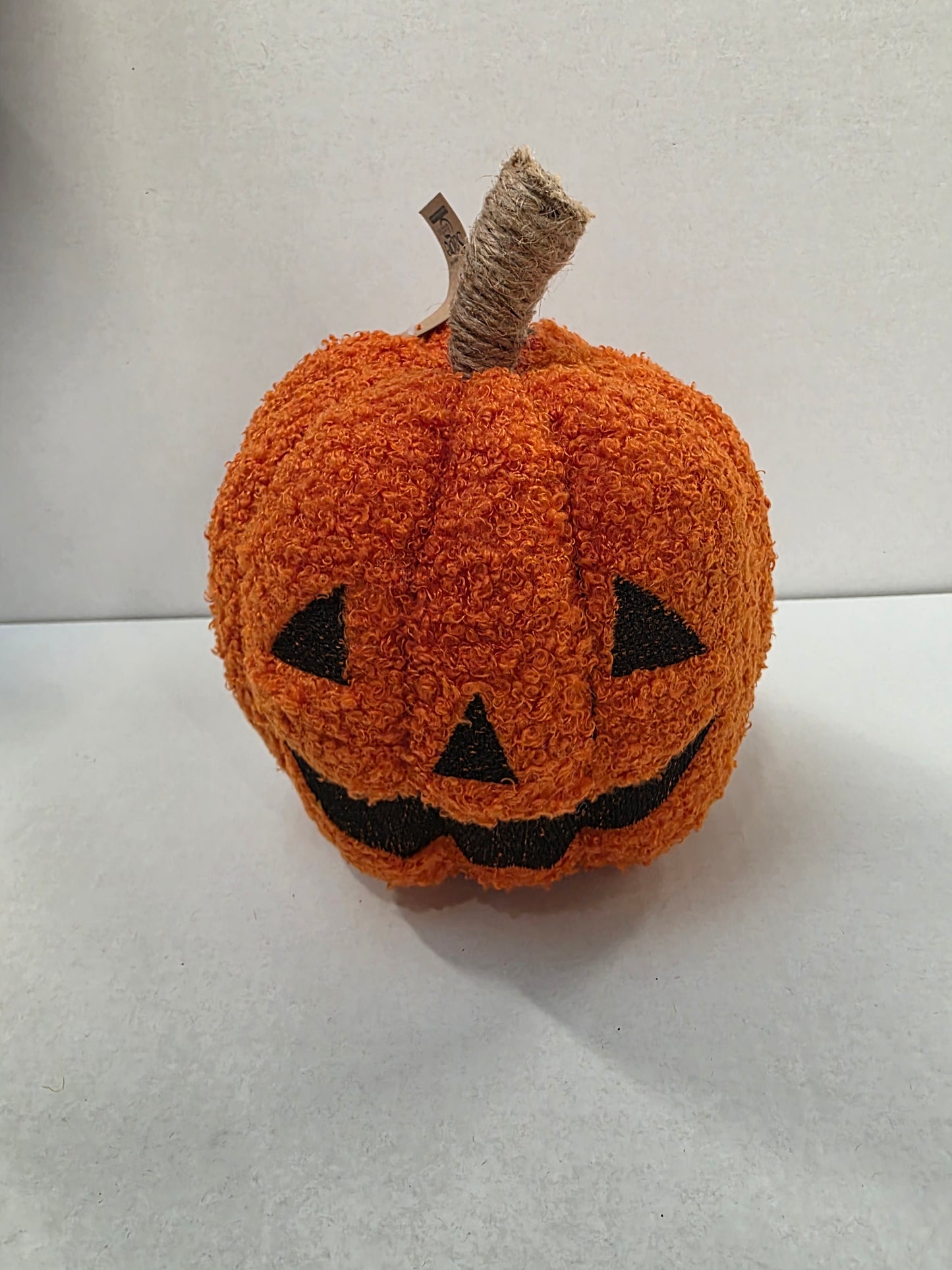 Pumpkin Boucle With Carving 18cm
