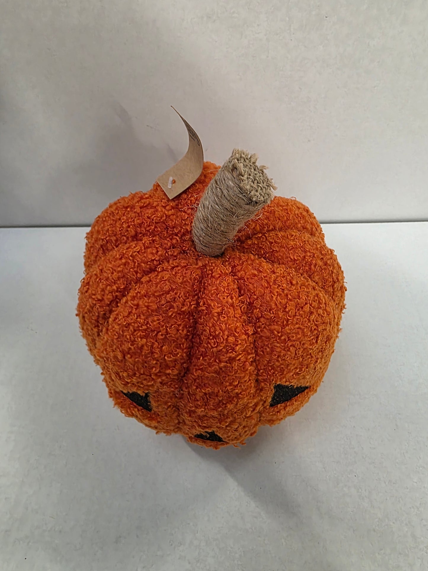 Pumpkin Boucle With Carving 18cm