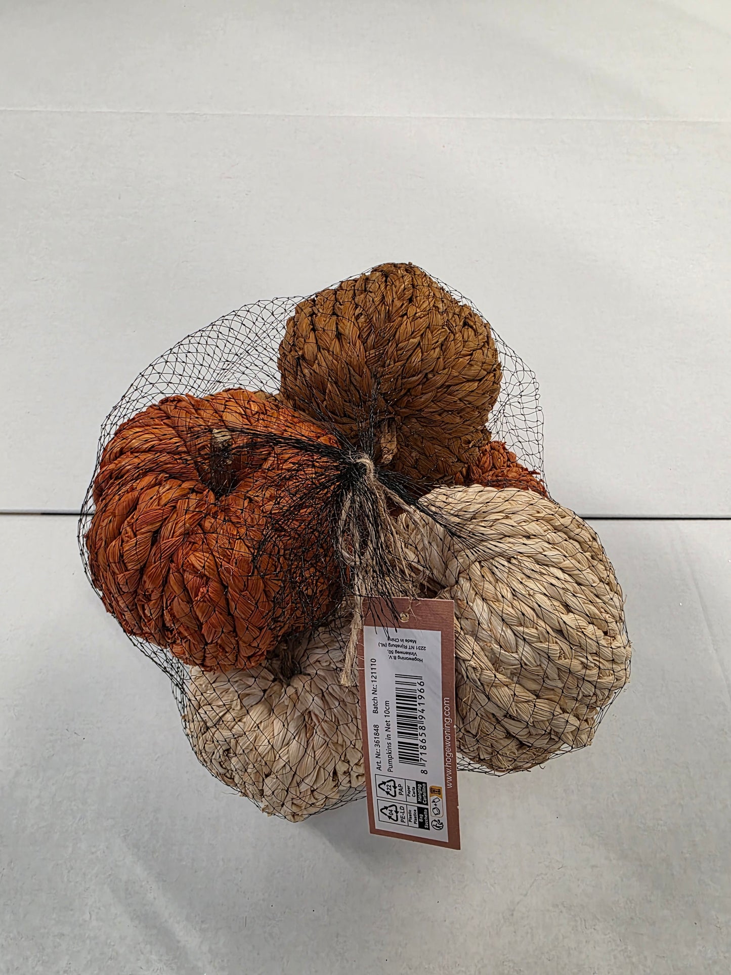 Pumpkins In Net 10cm X6