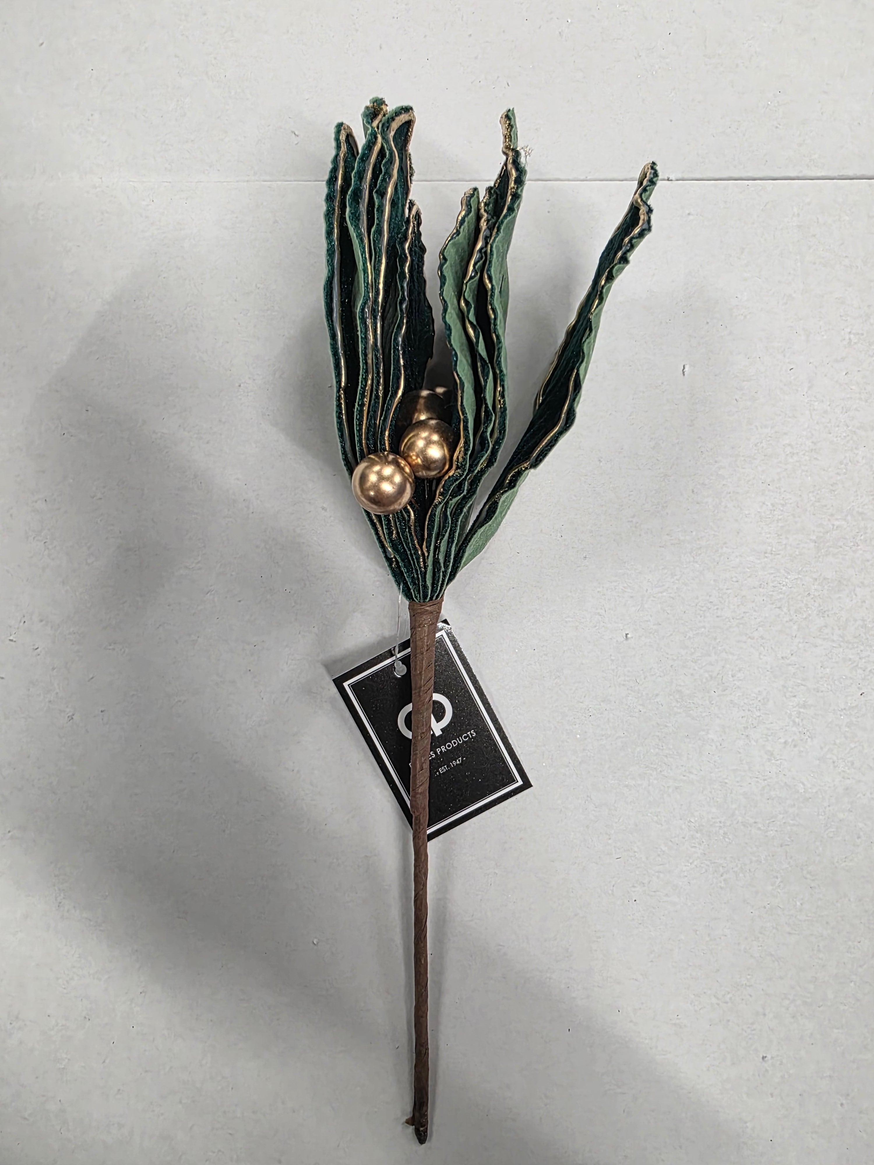 Poinsettia Green Gold Edge 25cm