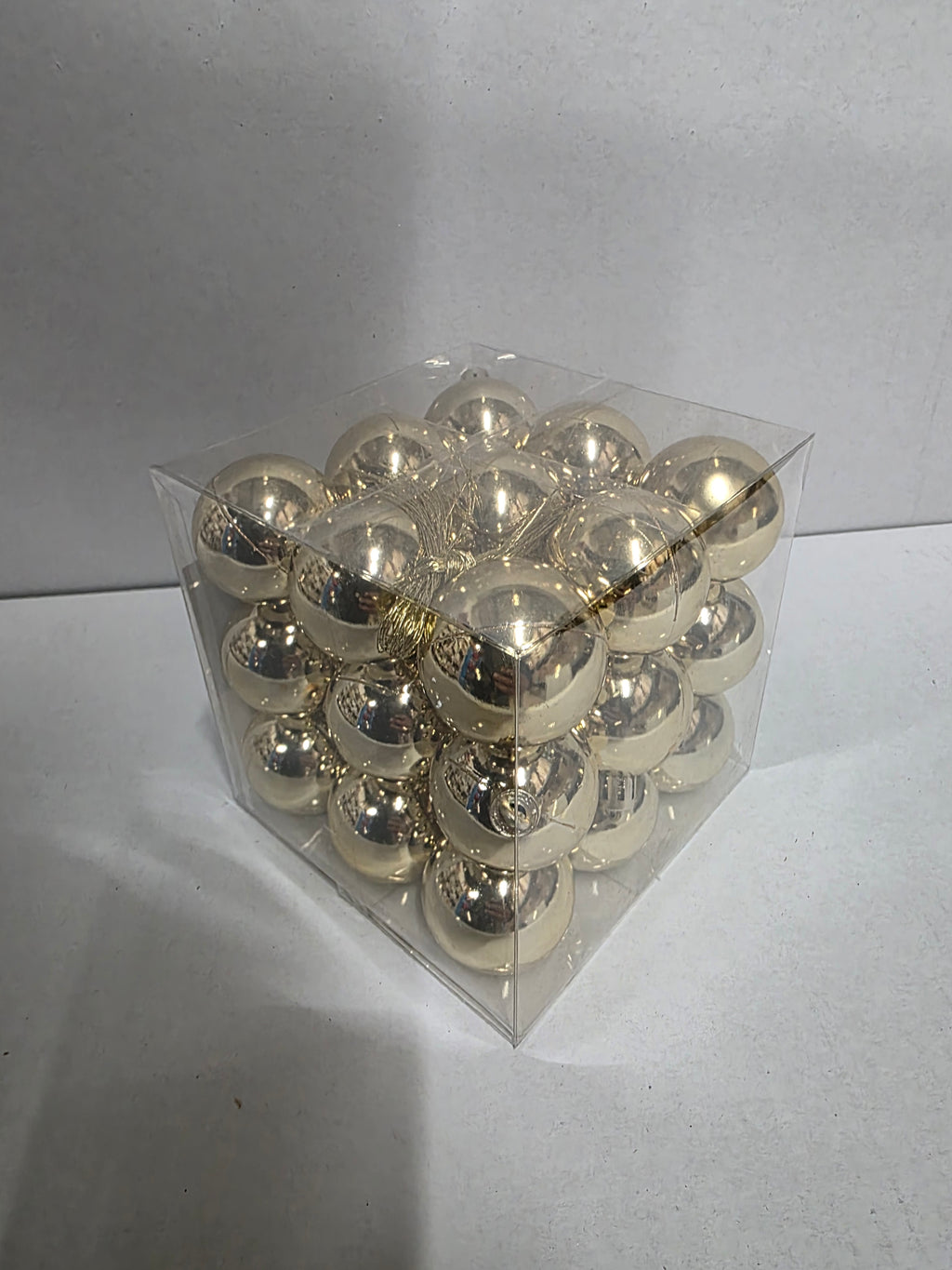 Bauble Plastic Gold 4cm X27