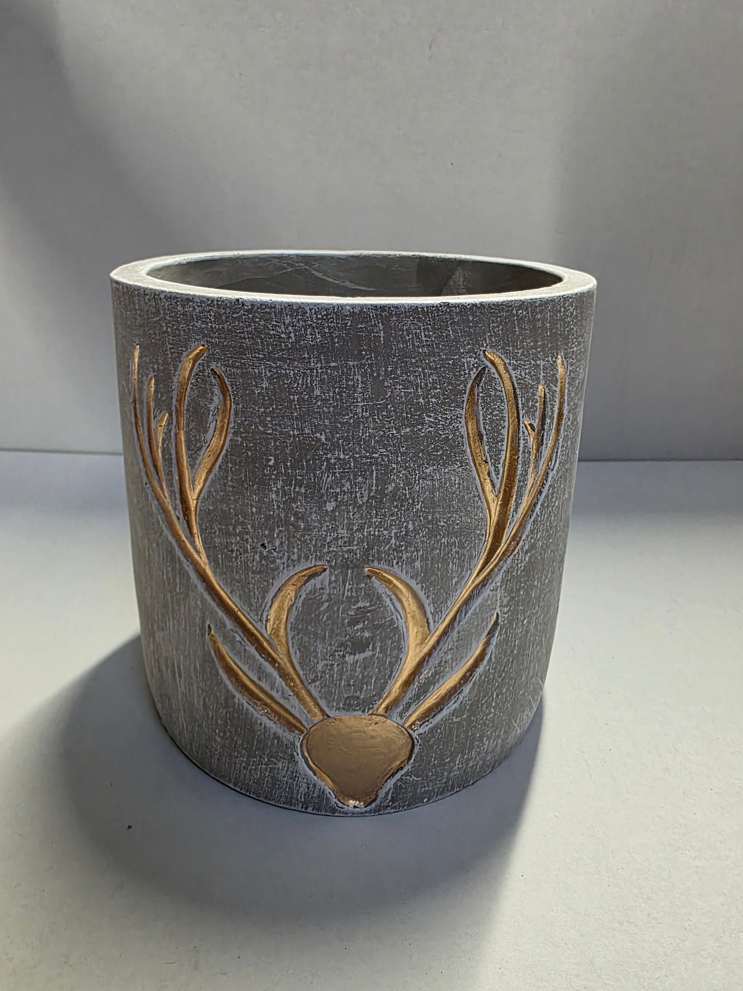 Cement Pot Grey With Gold Stag Head 16cm