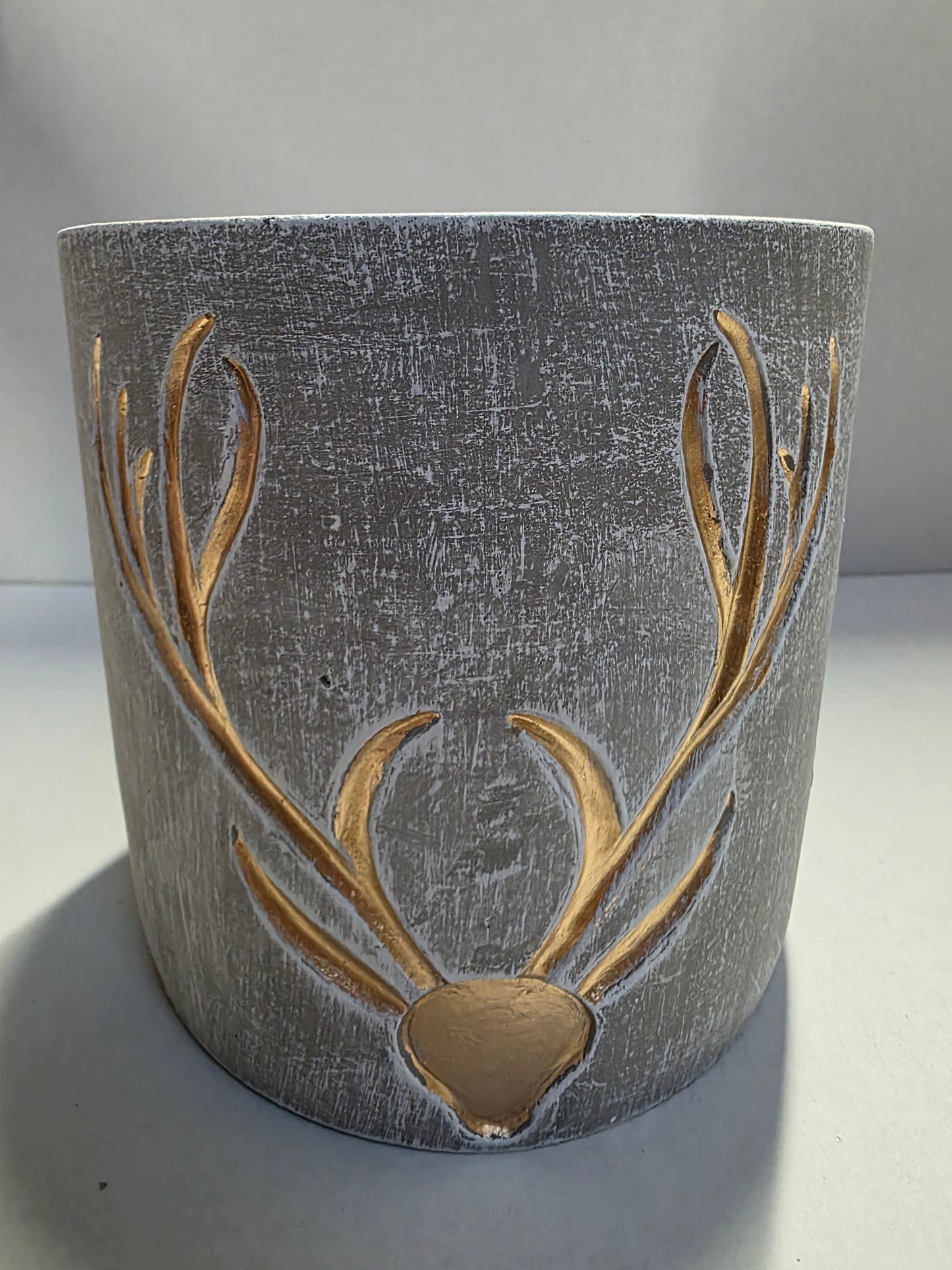 Cement Pot Grey With Gold Stag Head 16cm