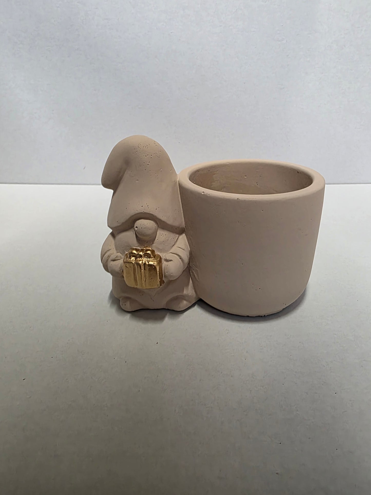 Cement Pot Xmas Gnome Beige 16cm